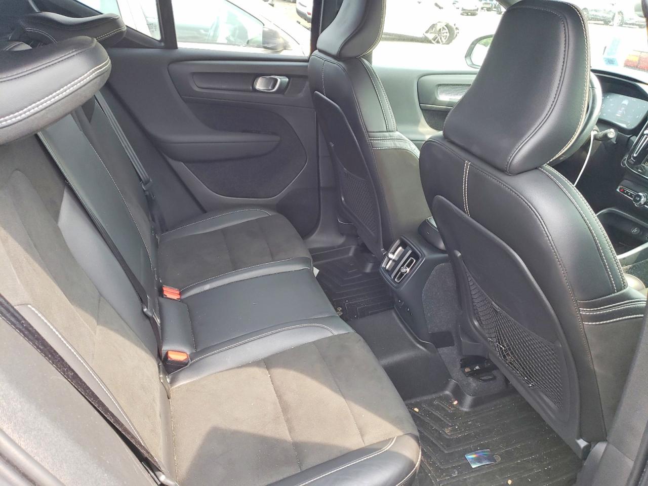 2021 Volvo Xc40 T5 R-design Белый vin: YV4162UM0M2542721