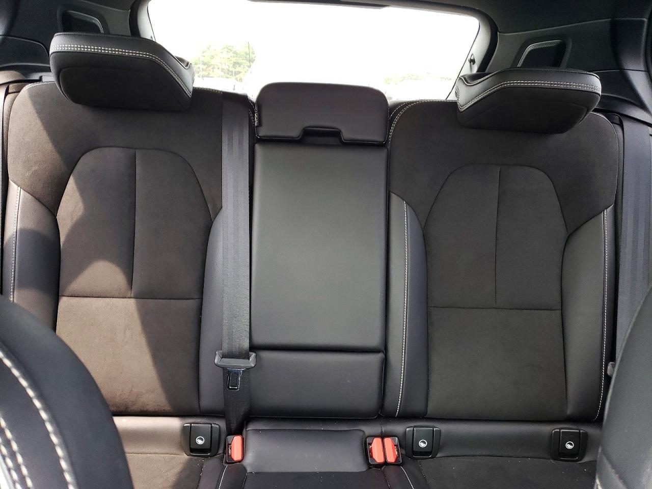 2021 Volvo Xc40 T5 R-design Белый vin: YV4162UM0M2542721