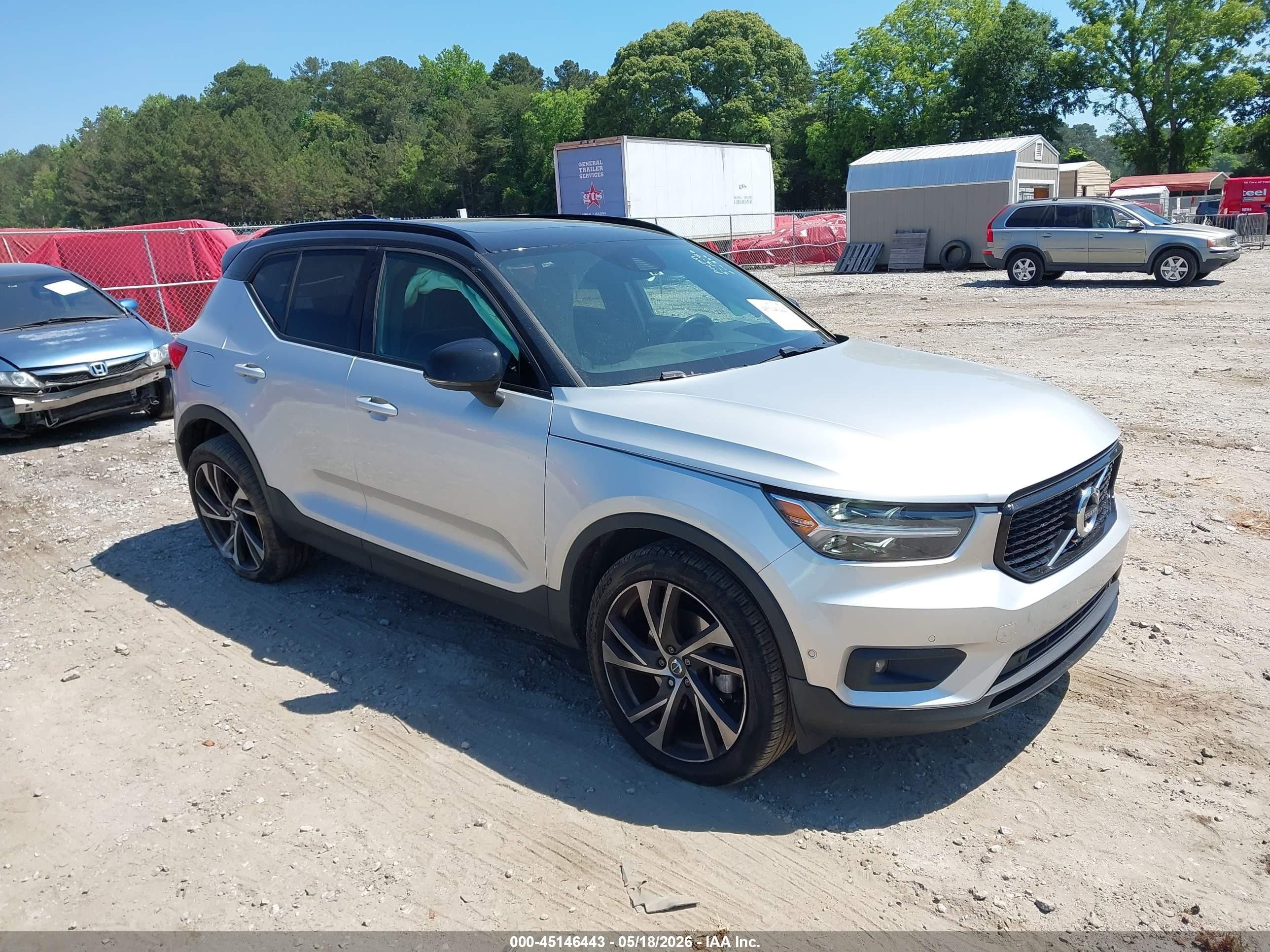 2019 Volvo Xc40 T5 R-design Silver vin: YV4162UM1K2107719
