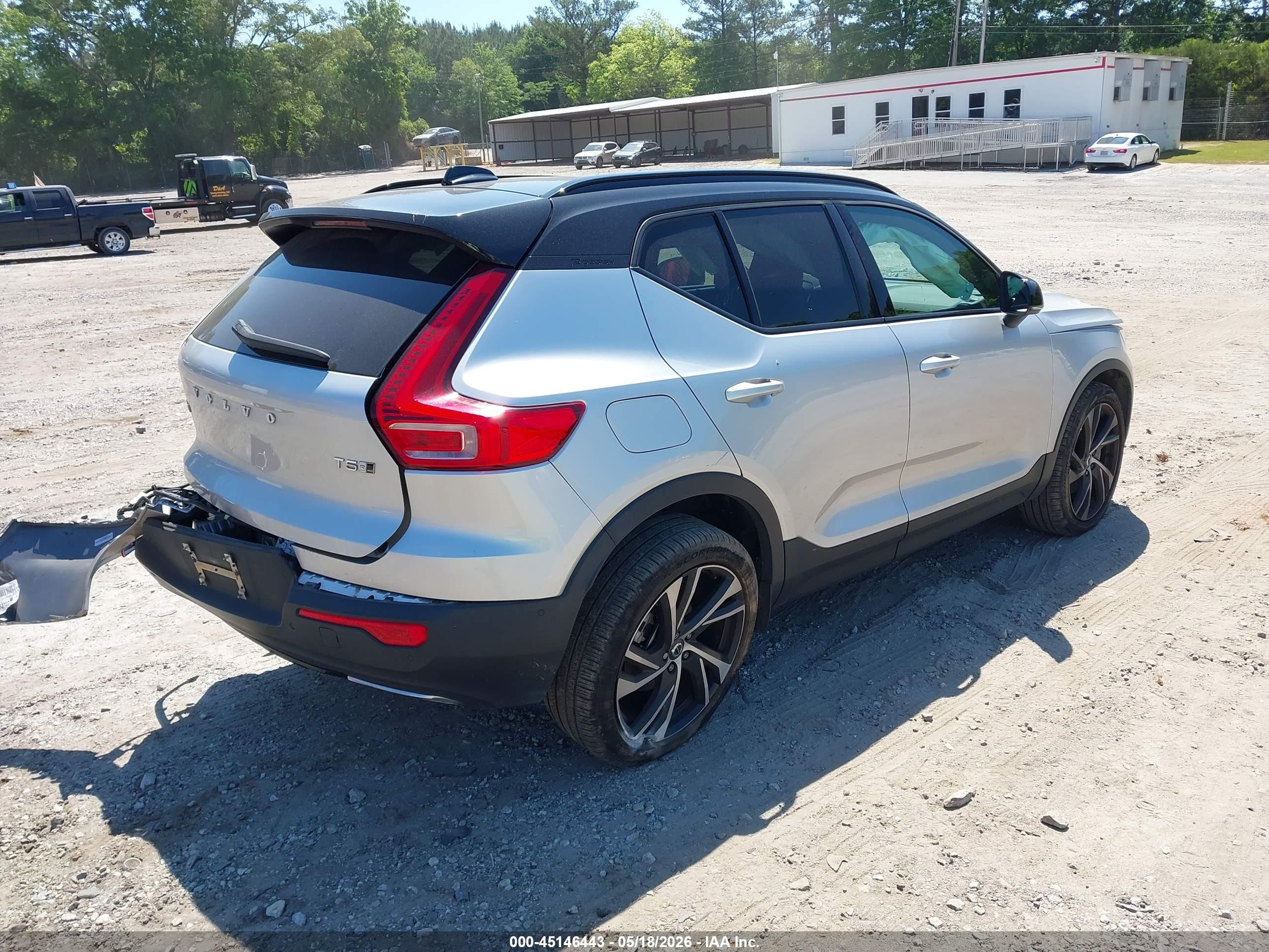 2019 Volvo Xc40 T5 R-design Silver vin: YV4162UM1K2107719