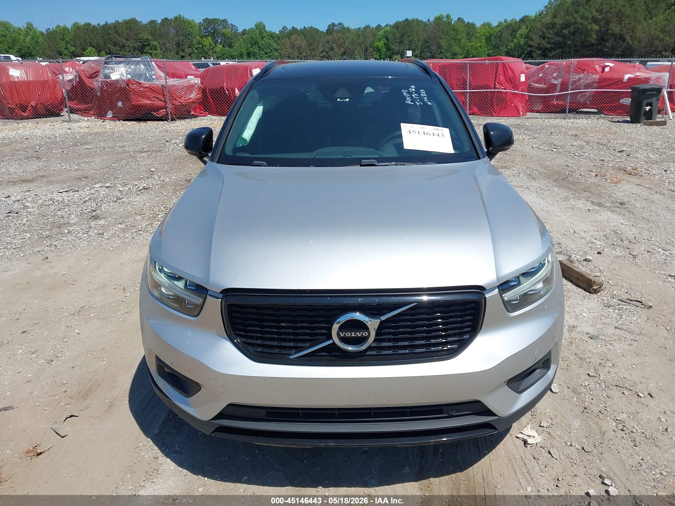 2019 Volvo Xc40 T5 R-design Silver vin: YV4162UM1K2107719
