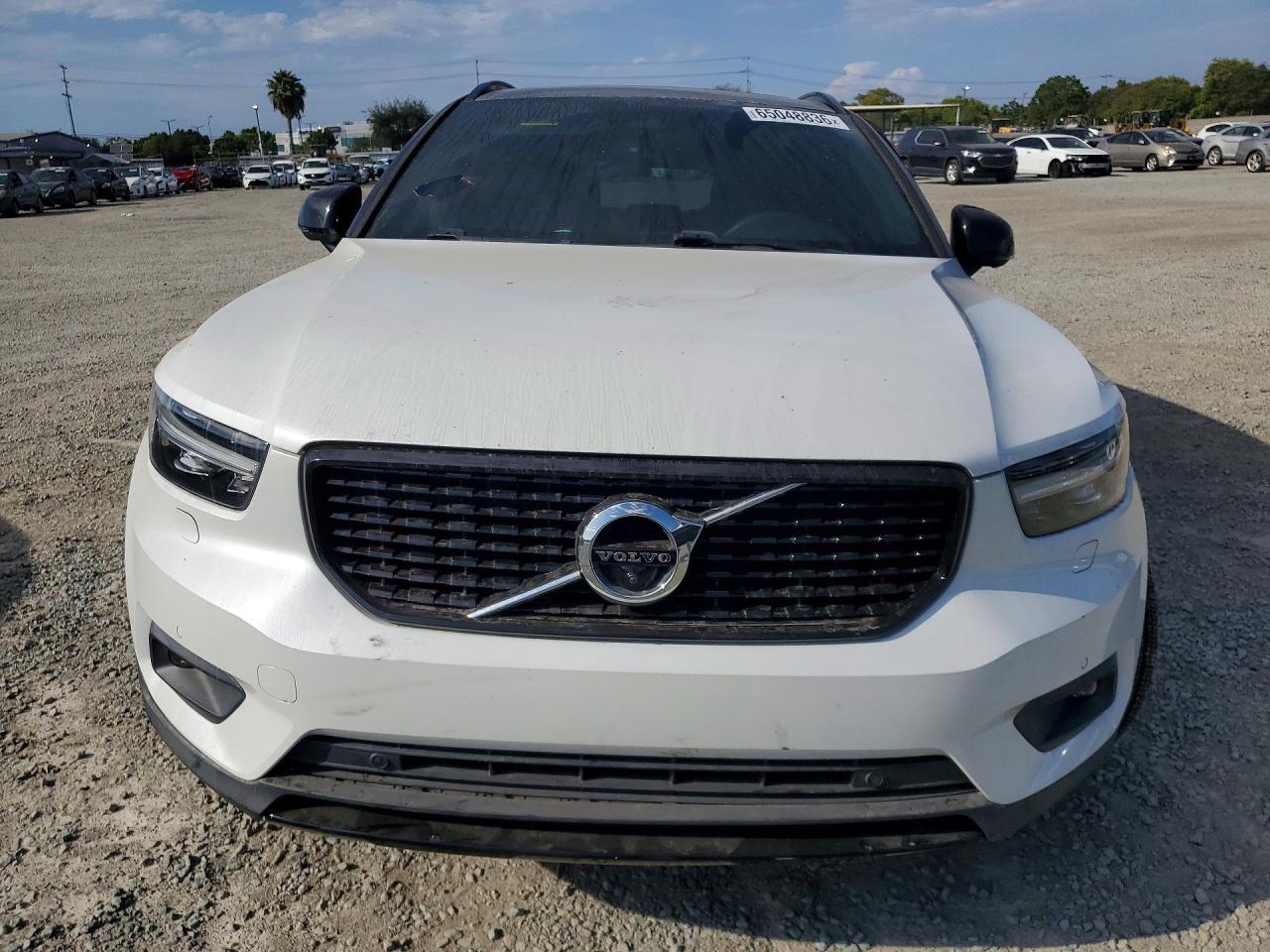 2020 Volvo Xc40 T5 R-design Белый vin: YV4162UM5L2348409