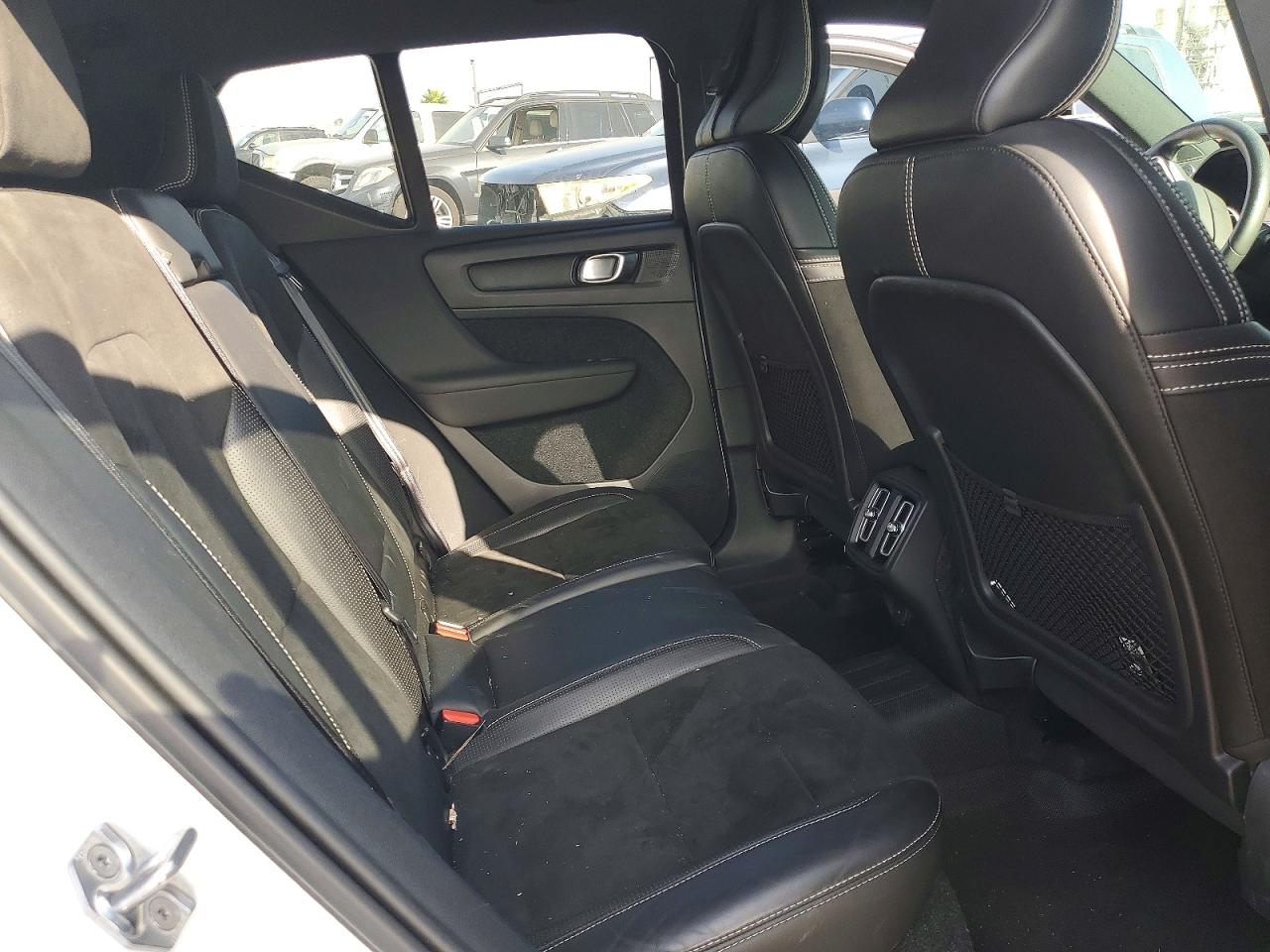 2020 Volvo Xc40 T5 R-design Белый vin: YV4162UM5L2348409