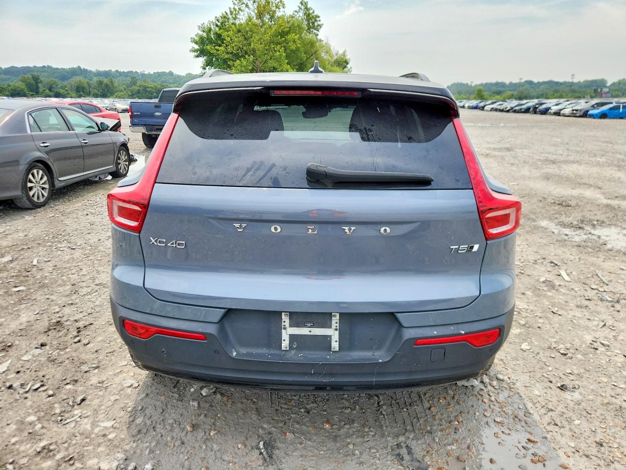 2022 Volvo Xc40 T5 R-design Gray vin: YV4162UM5N2790044