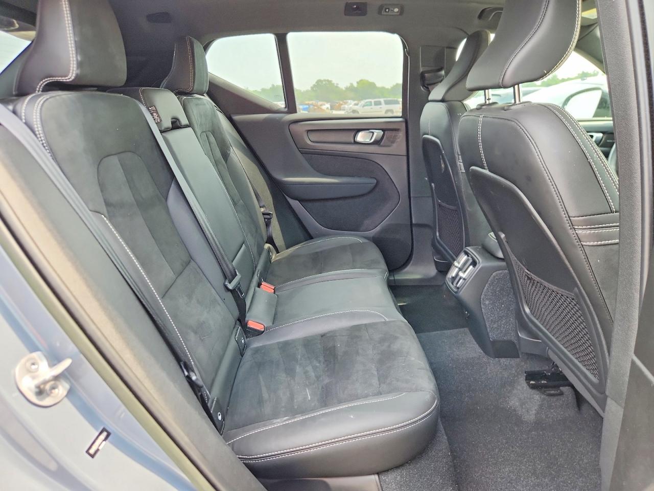 2022 Volvo Xc40 T5 R-design Gray vin: YV4162UM5N2790044