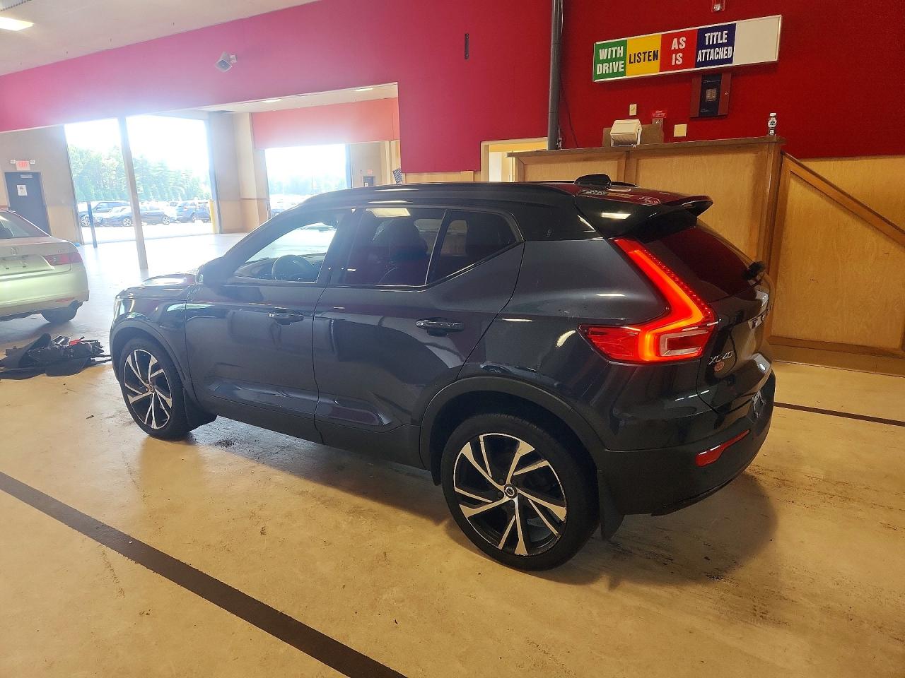 2022 Volvo Xc40 T5 R-design Синий vin: YV4162UM7N2647175