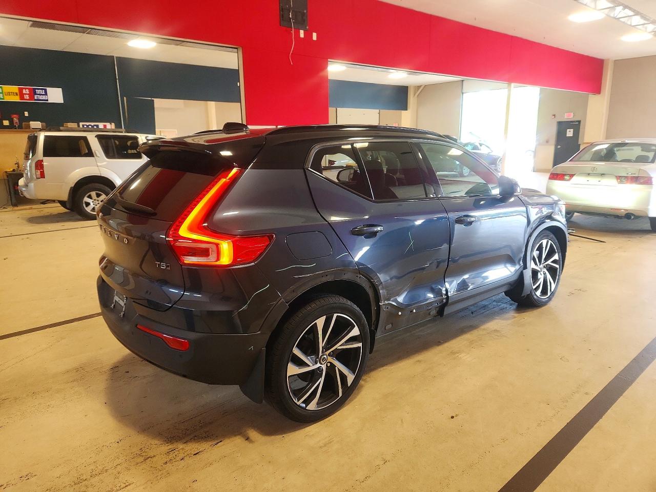 2022 Volvo Xc40 T5 R-design Синий vin: YV4162UM7N2647175