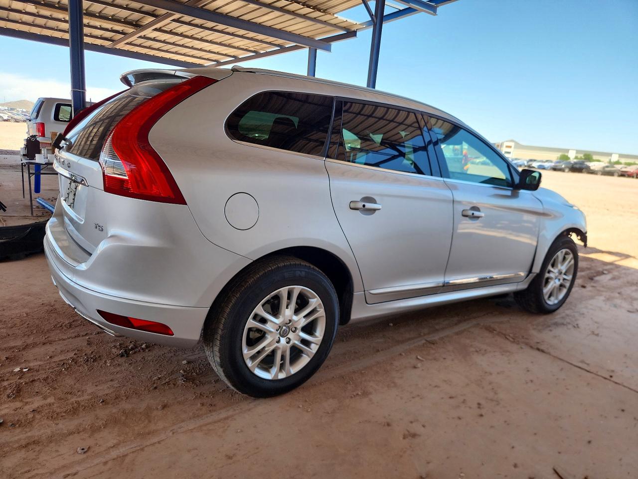2015 Volvo Xc60 T5 Premier Silver vin: YV426MDB0F2623672