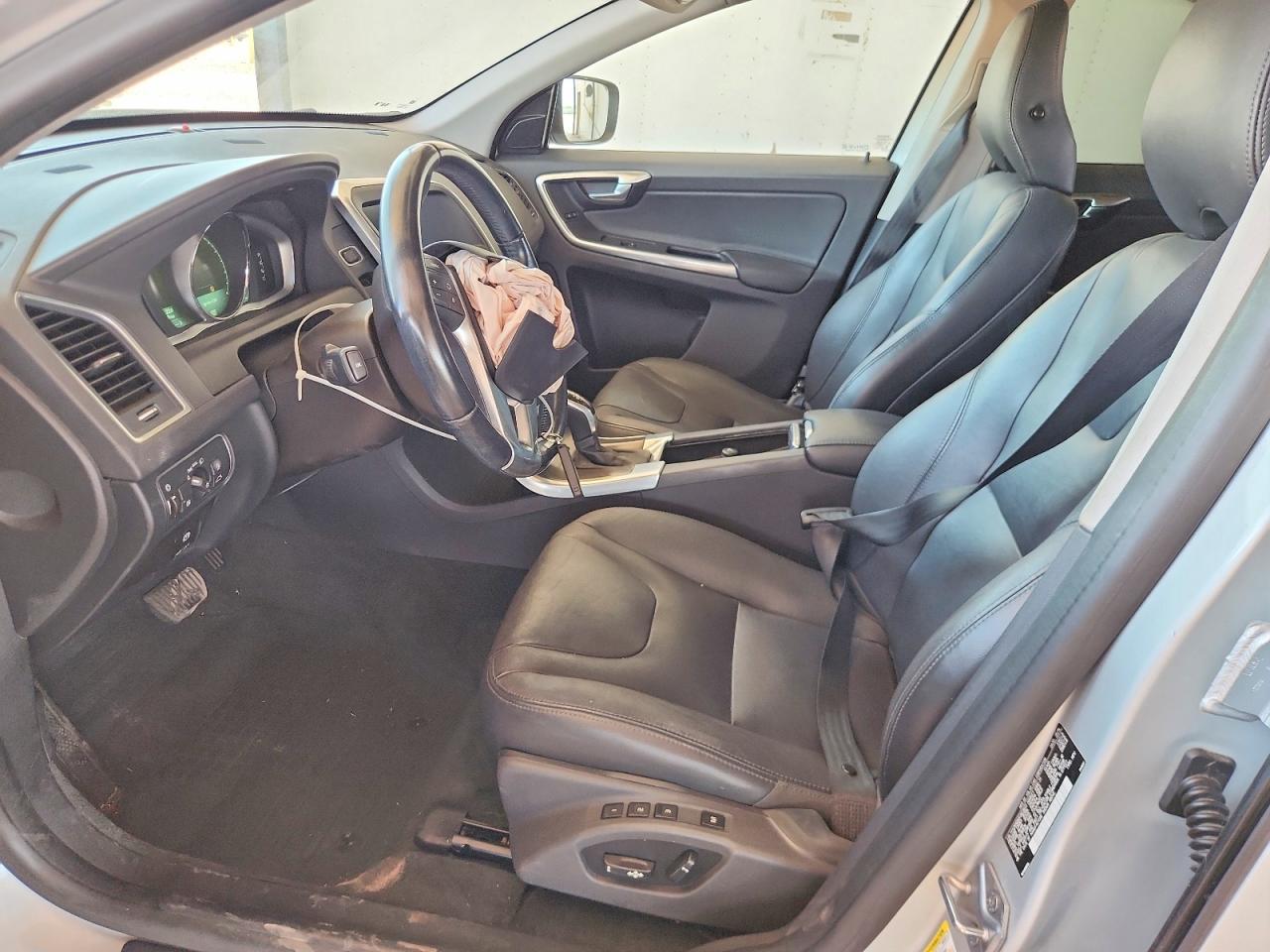 2015 Volvo Xc60 T5 Premier Silver vin: YV426MDB0F2623672