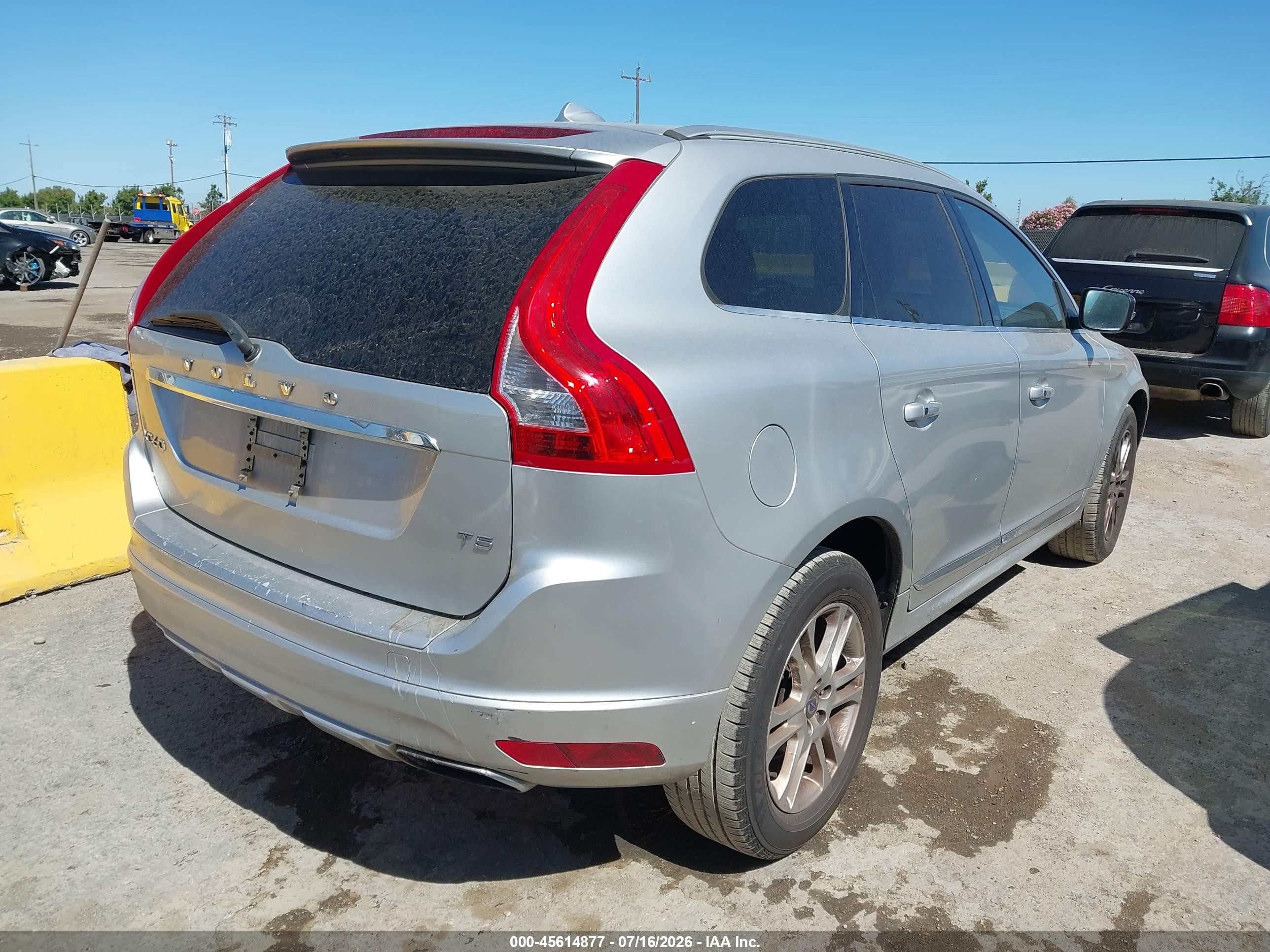 2015 Volvo Xc60 T5 Premier Silver vin: YV426MDB6F2614877