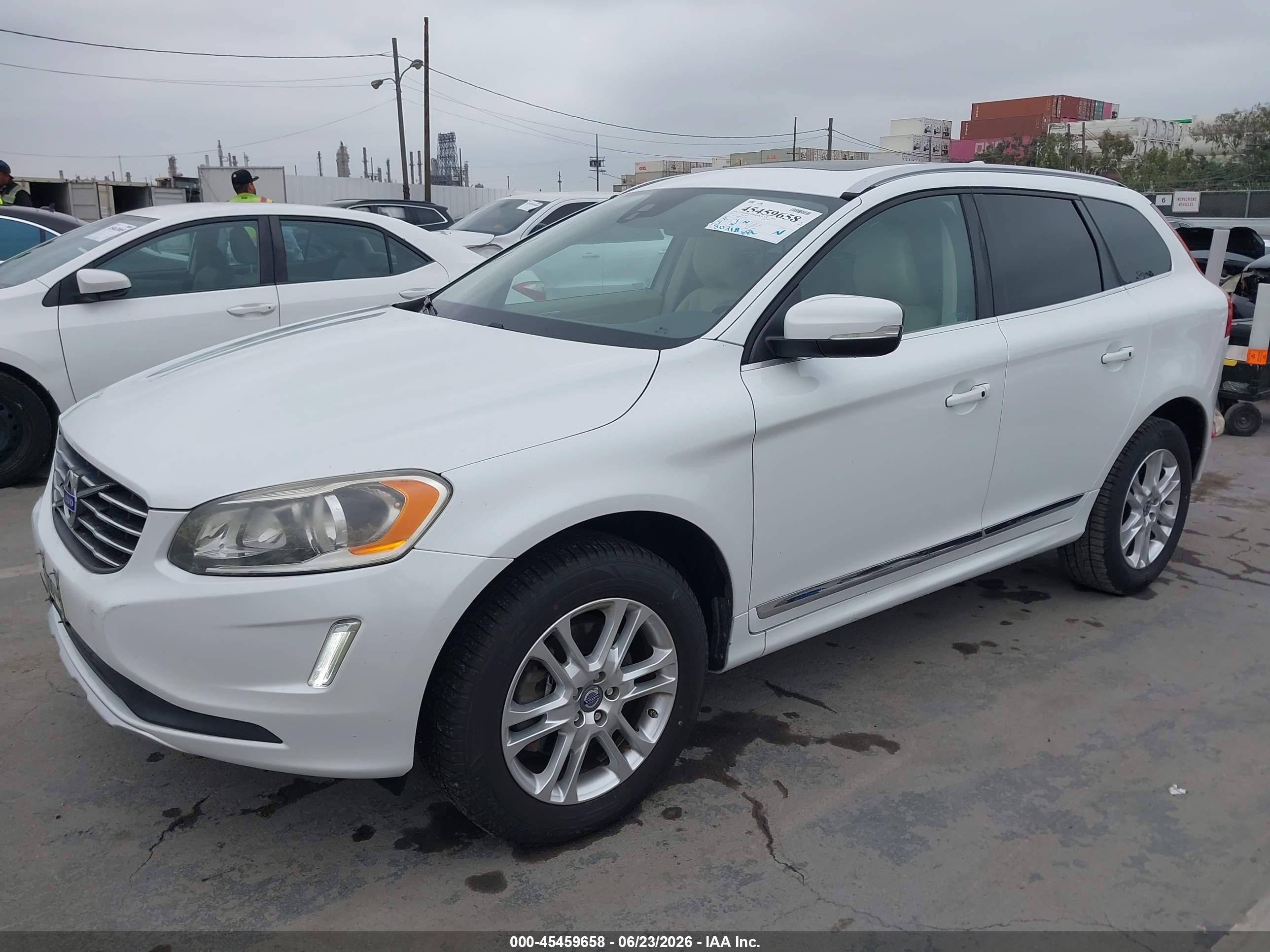 2015 Volvo Xc60 T5 Premier White vin: YV426MDB7F2623748