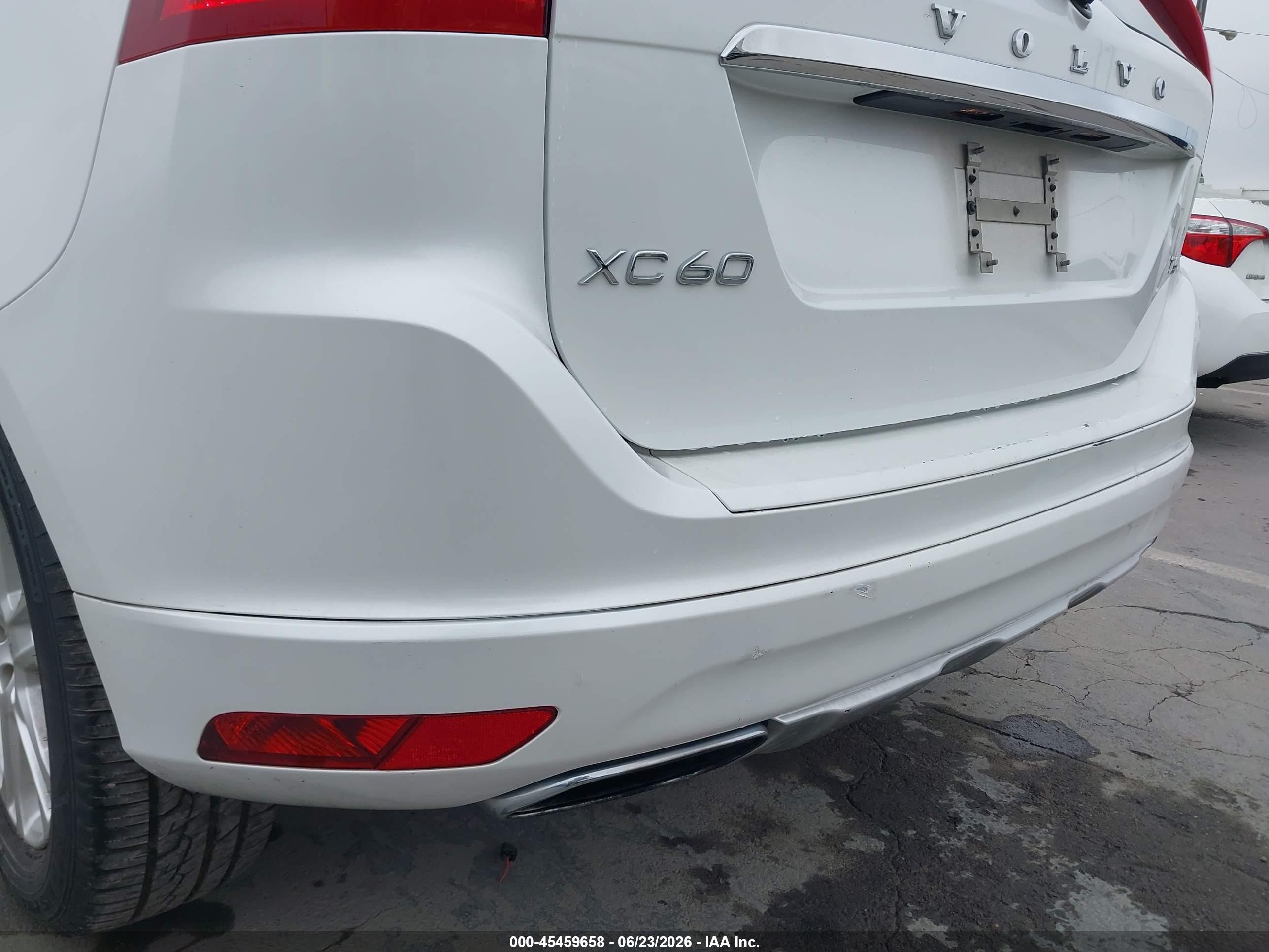 2015 Volvo Xc60 T5 Premier White vin: YV426MDB7F2623748