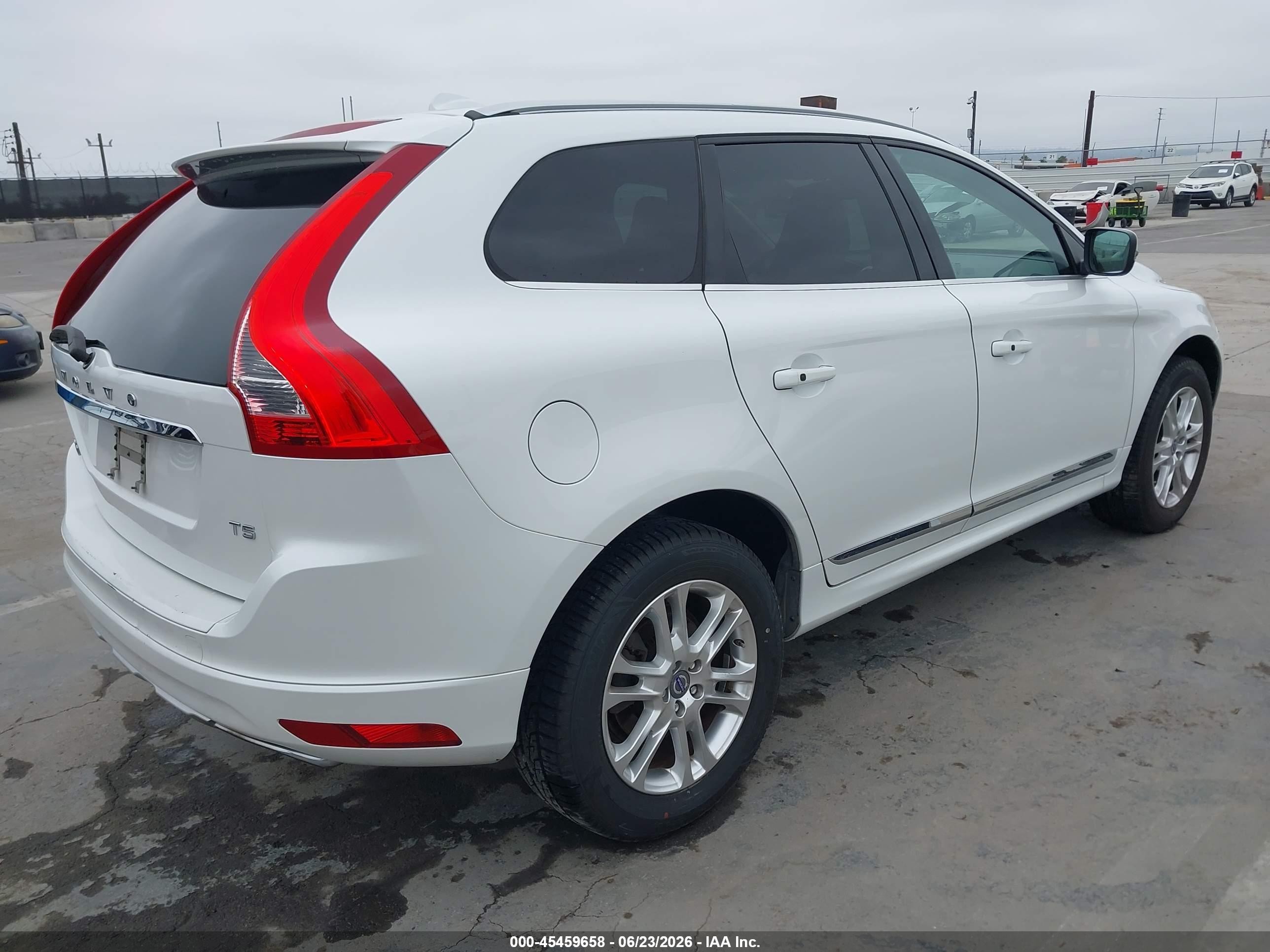 2015 Volvo Xc60 T5 Premier White vin: YV426MDB7F2623748