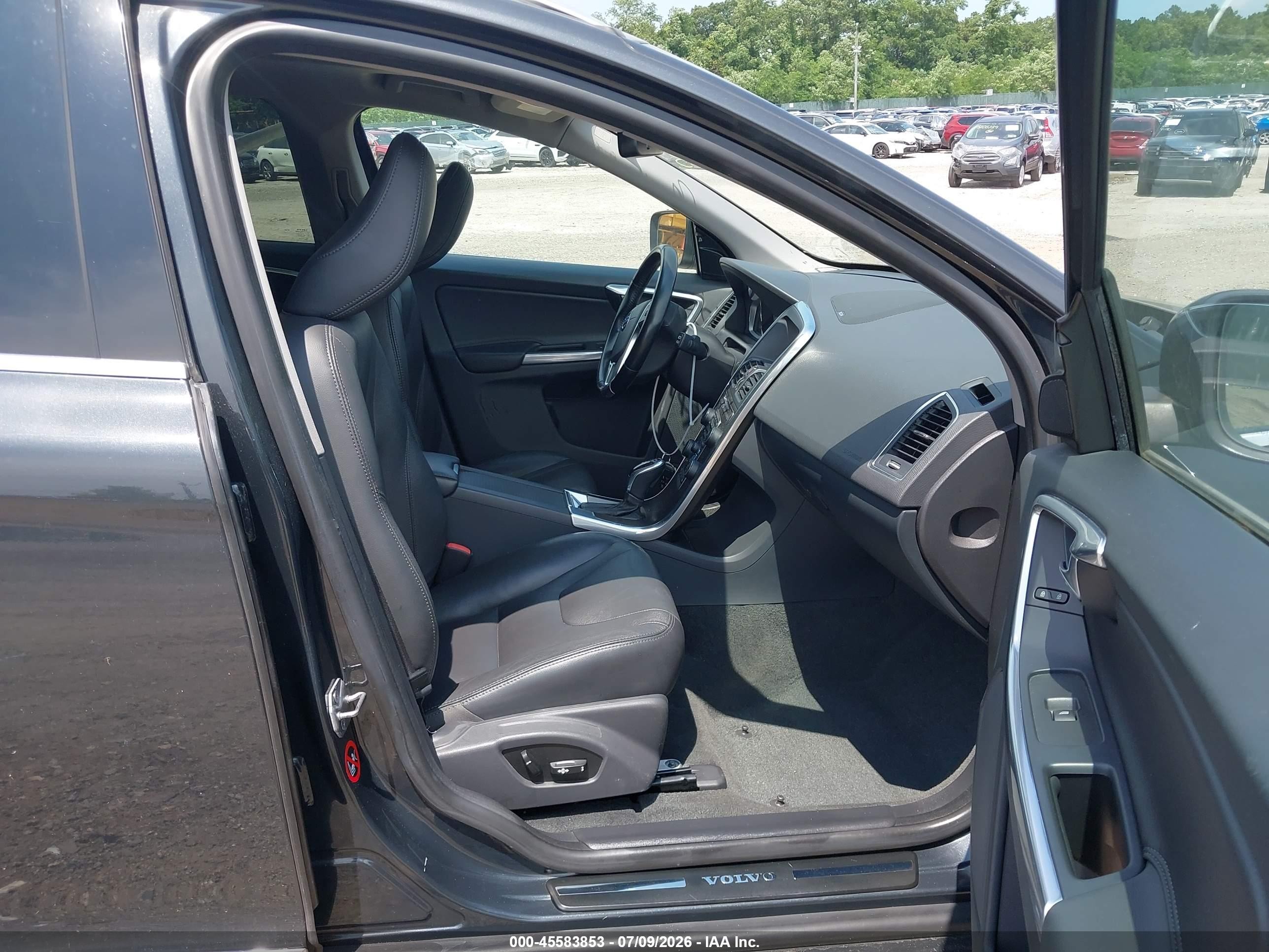 2015 Volvo Xc60 T5 Platinum Gray vin: YV426MDD6F2604741