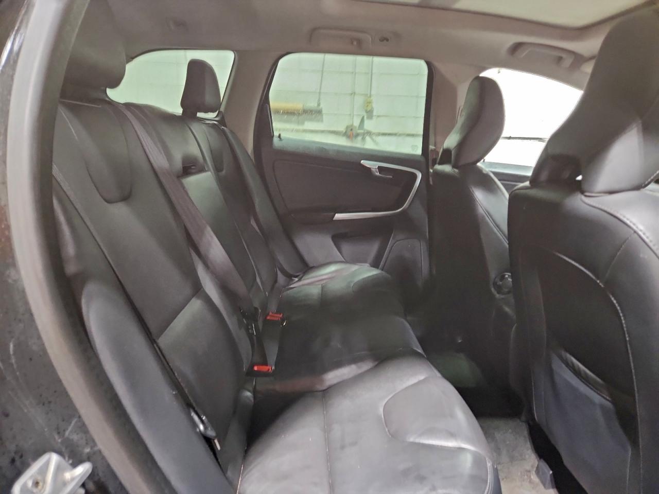 2015 Volvo Xc60 T5 Platinum Black vin: YV426MDD7F2604554