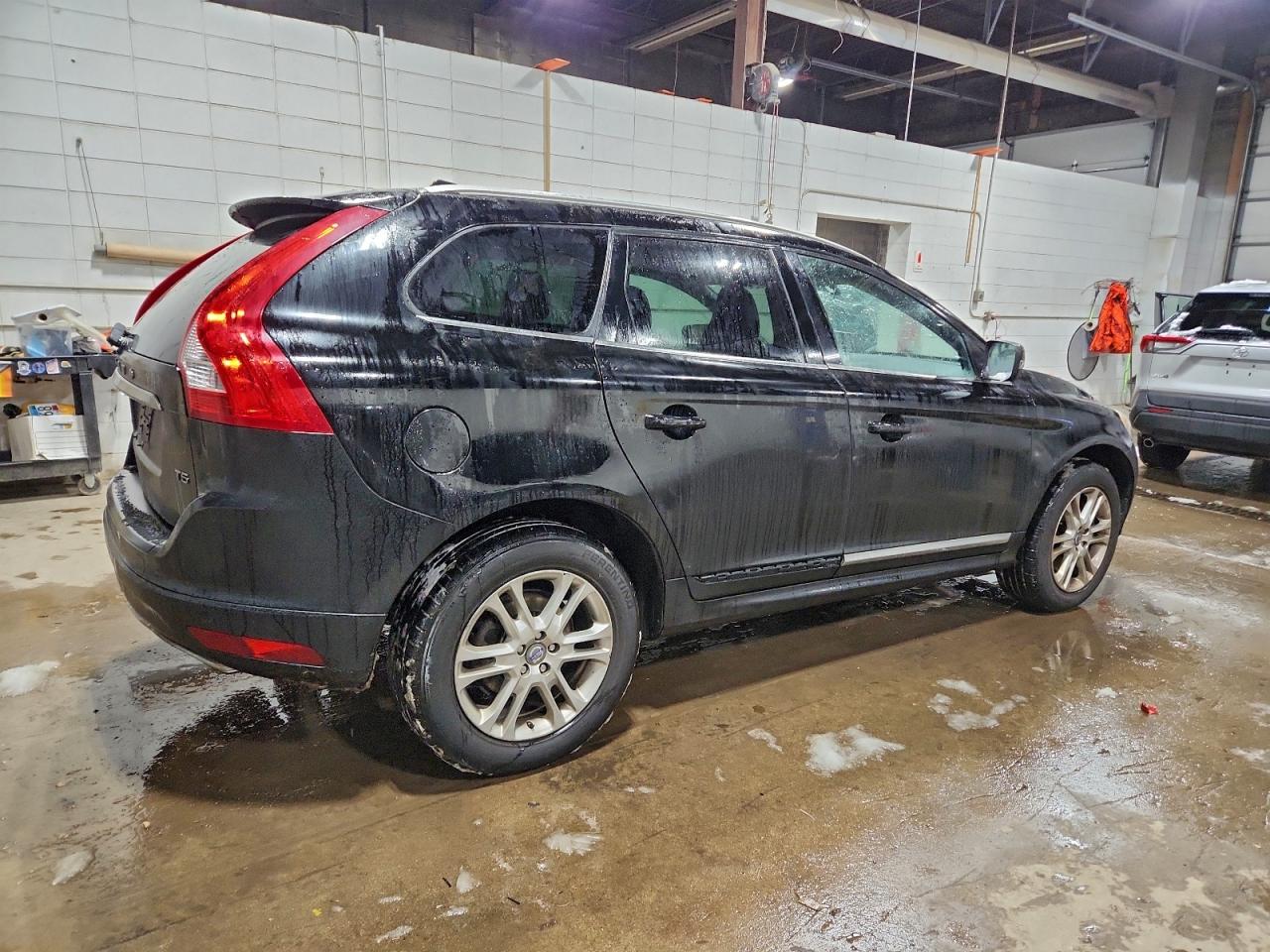 2015 Volvo Xc60 T5 Platinum Black vin: YV426MDD7F2604554