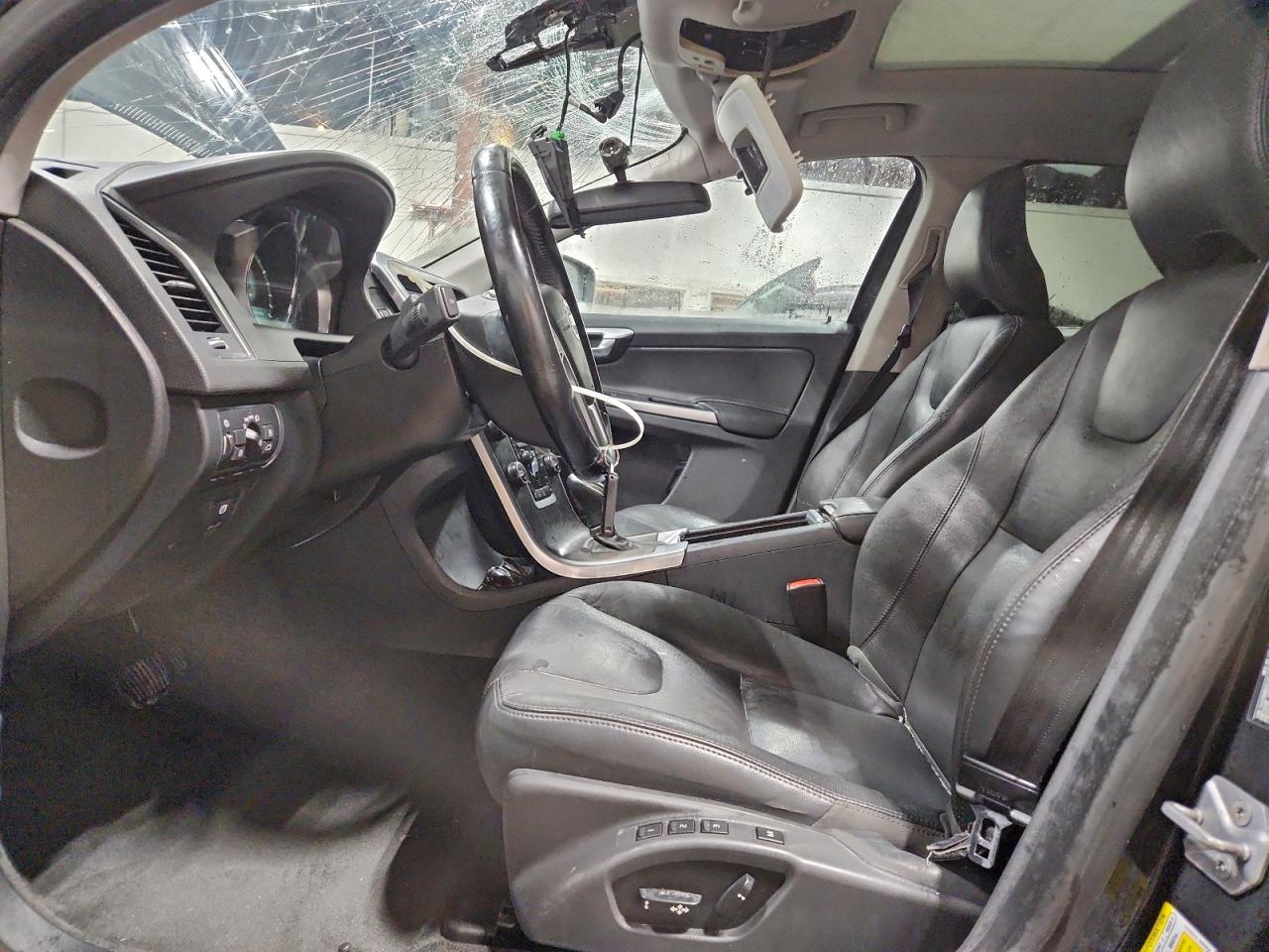 2015 Volvo Xc60 T5 Platinum Black vin: YV426MDD7F2604554