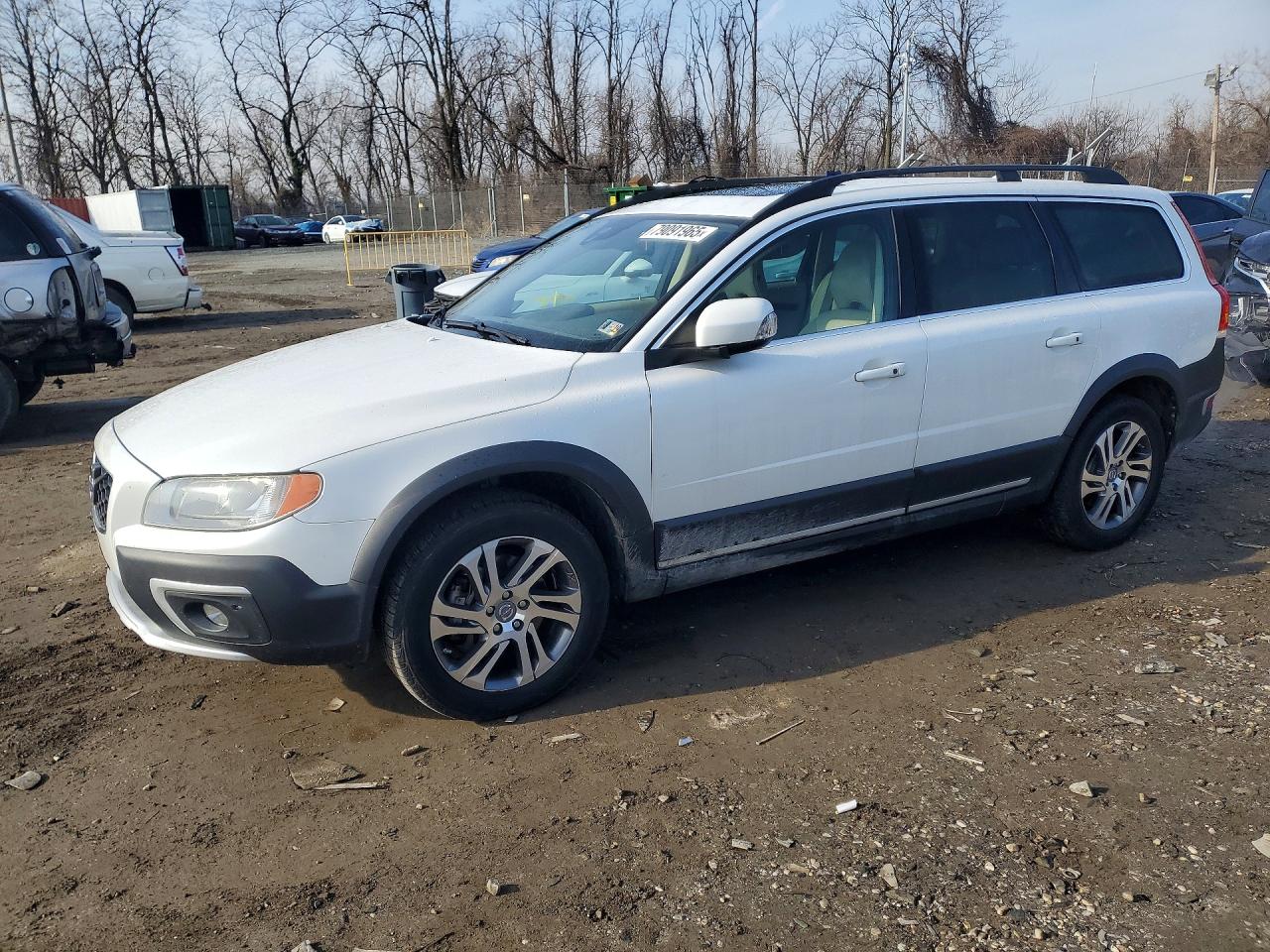 2015 Volvo Xc70 T5 Premier+ White vin: YV440MBC8F1200625