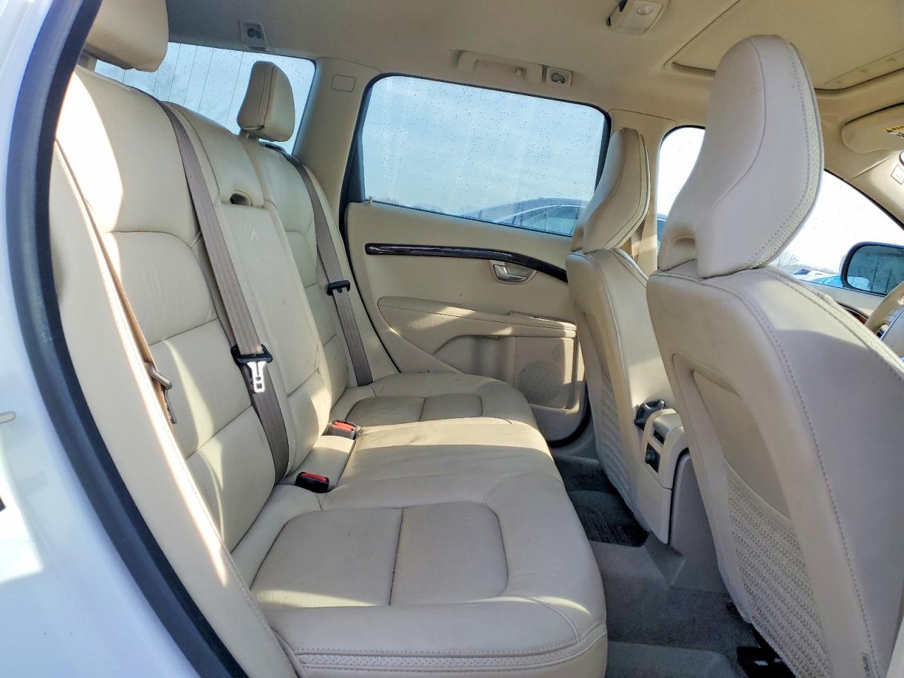 2015 Volvo Xc70 T5 Premier+ White vin: YV440MBC8F1200625