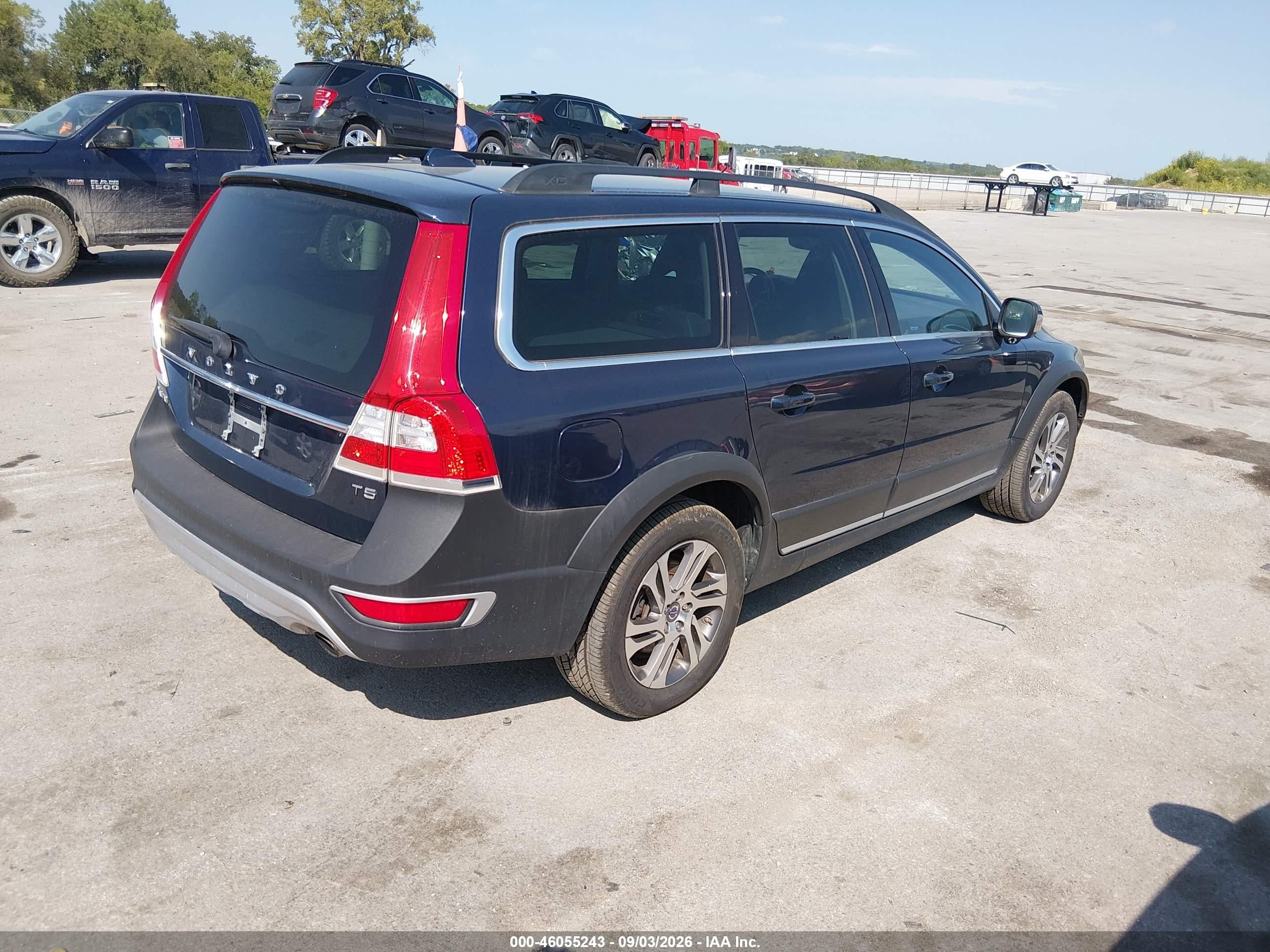 2015 Volvo Xc70 T5 Premier Blue vin: YV440MBK9F1207655
