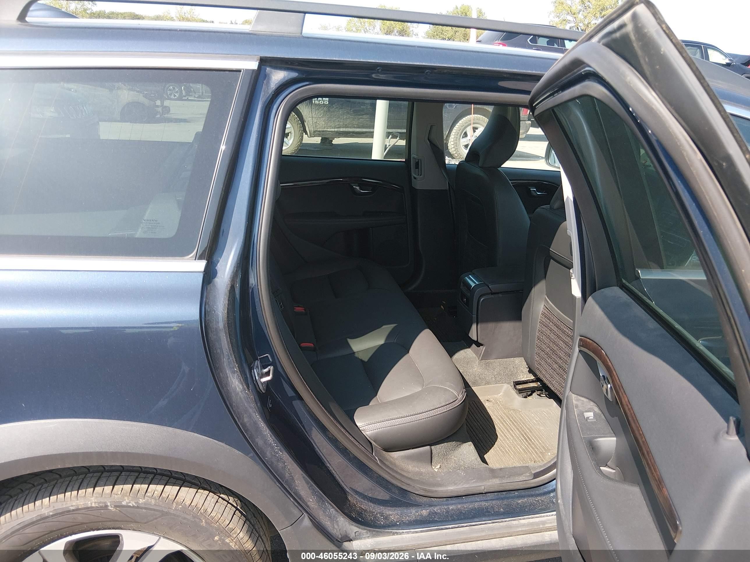 2015 Volvo Xc70 T5 Premier Blue vin: YV440MBK9F1207655