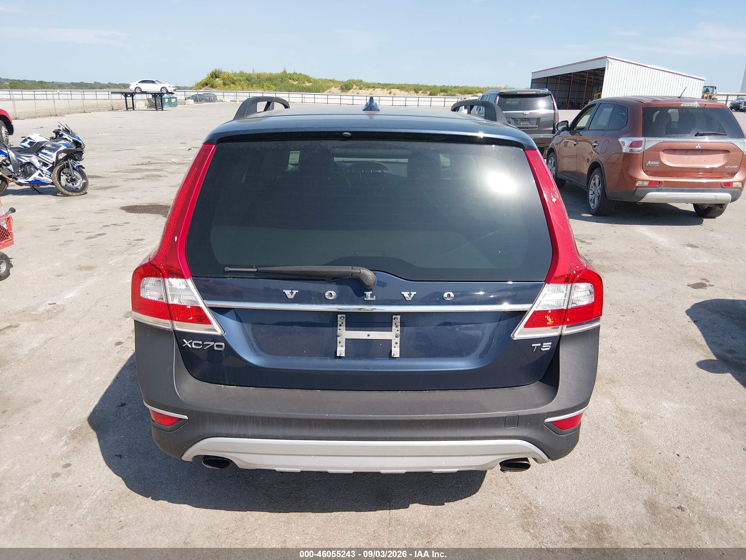 2015 Volvo Xc70 T5 Premier Blue vin: YV440MBK9F1207655