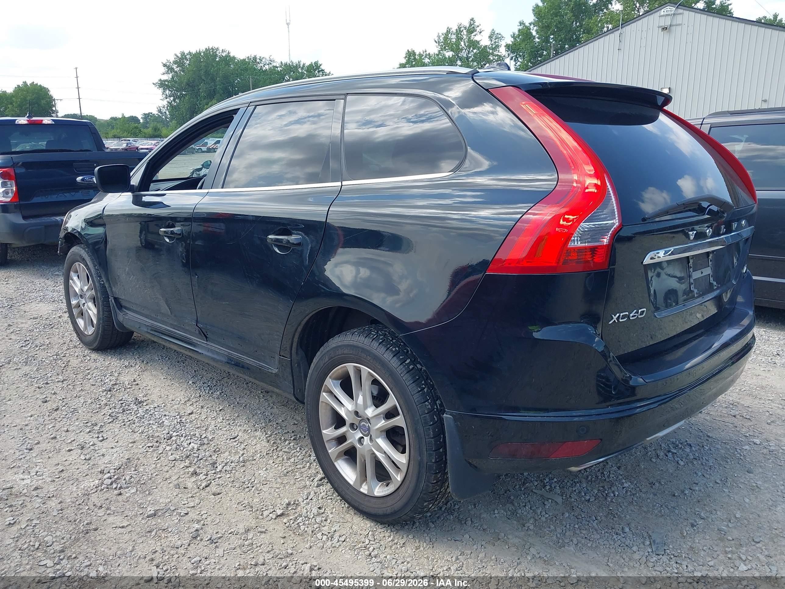 2015 Volvo Xc60 T5 Premier Black vin: YV440MDB6F2621791