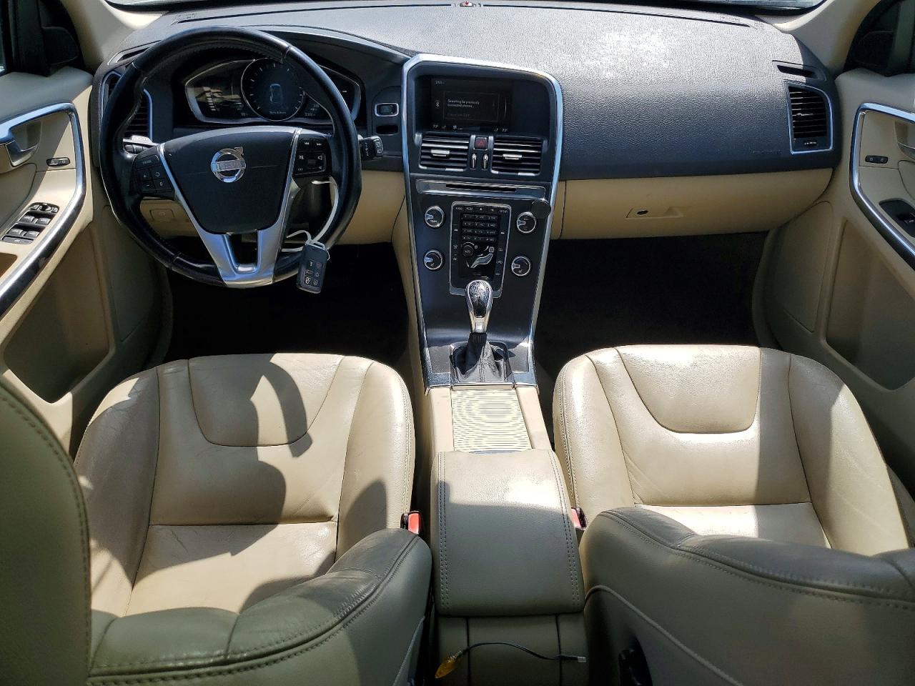 2015 Volvo Xc60 T5 Premier Белый vin: YV440MDB9F2602183