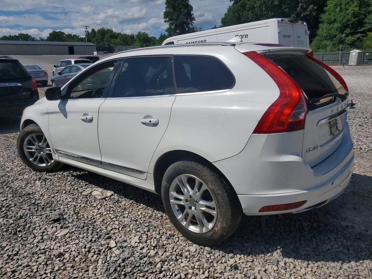 2015 Volvo Xc60 T5 Premier+ White vin: YV440MDC8F2608159