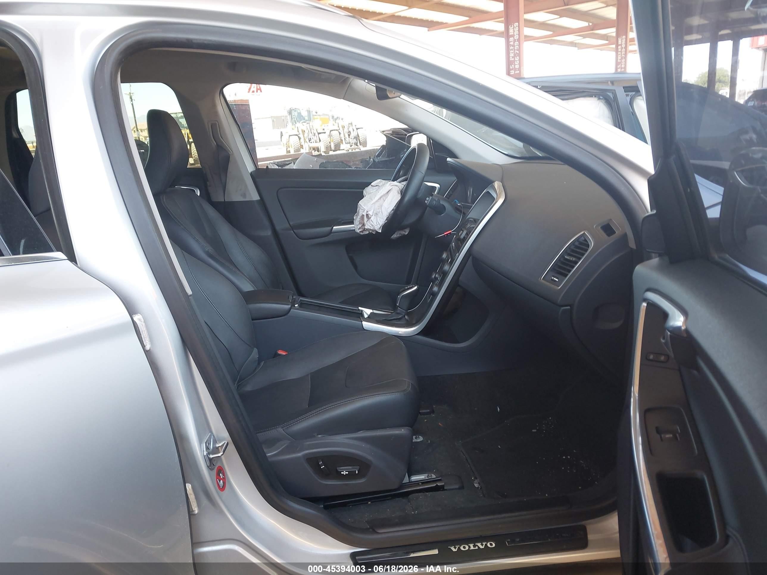 2015 Volvo Xc60 T5 Premier Plus Silver vin: YV440MDC9F2615976