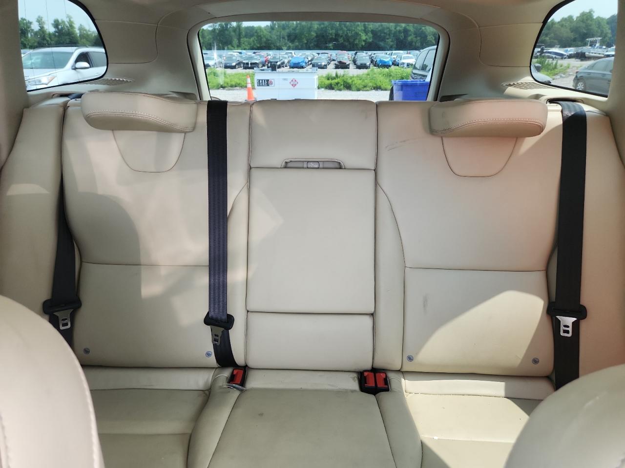 2015 Volvo Xc60 T5 Premier+ White vin: YV440MDCXF2587413