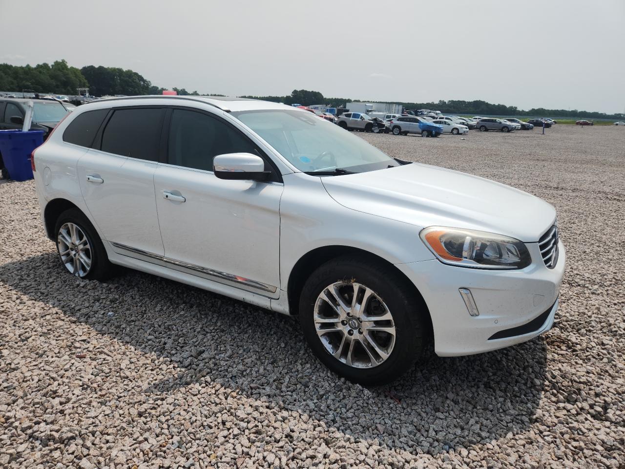 2015 Volvo Xc60 T5 Premier+ White vin: YV440MDCXF2587413