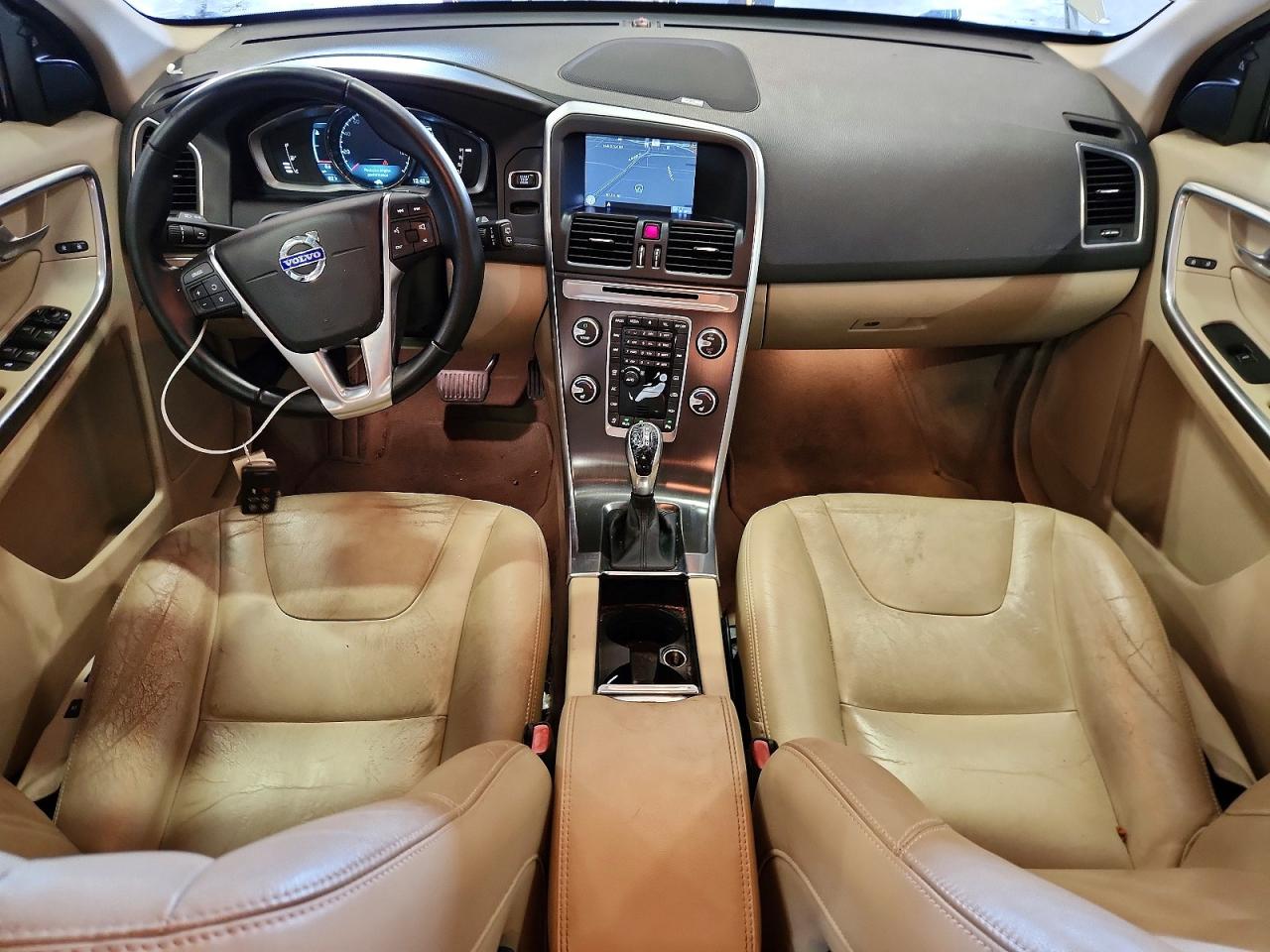 2015 Volvo Xc60 T5 Platinum White vin: YV440MDD2F2618422