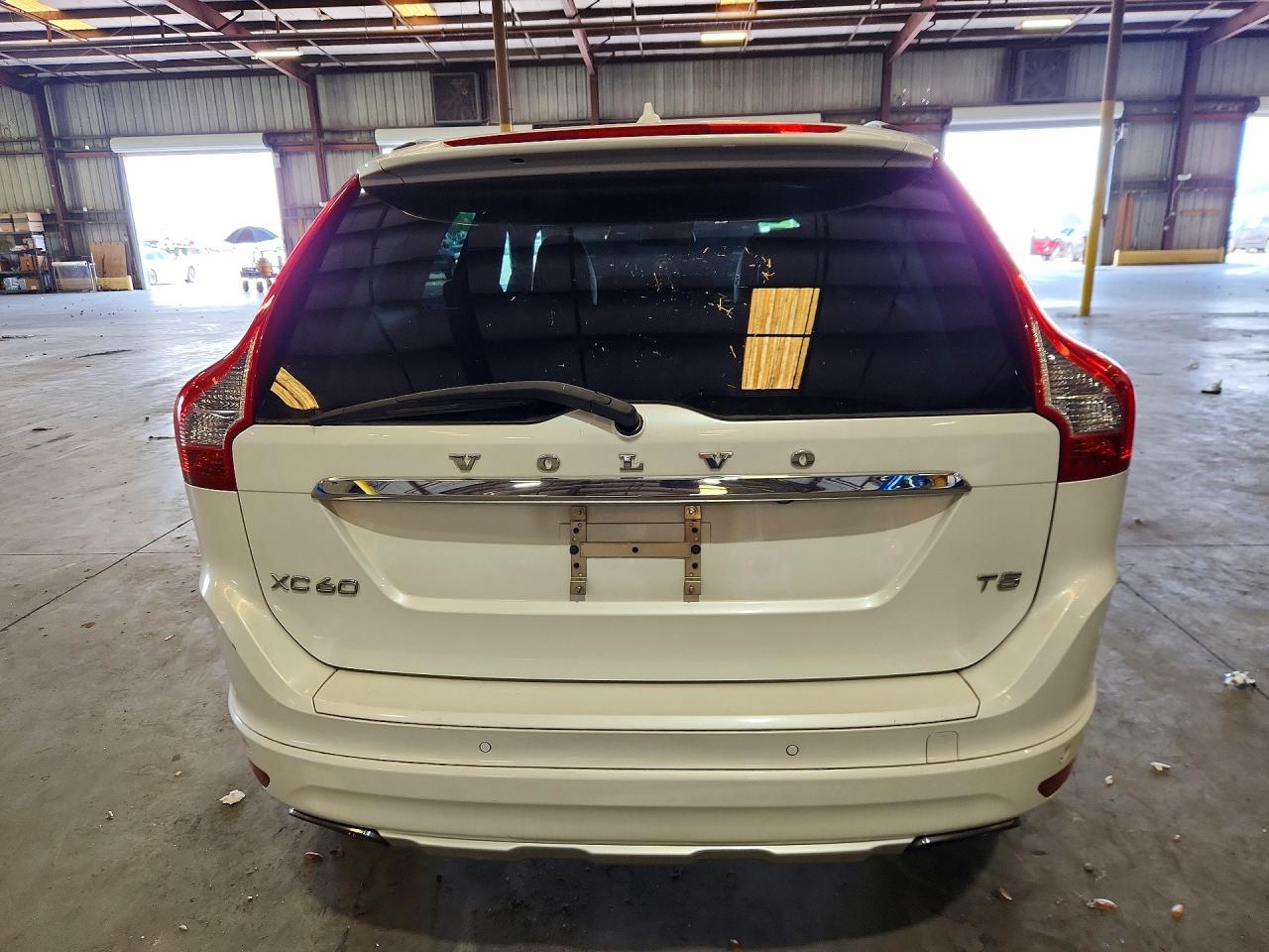 2015 Volvo Xc60 T5 Platinum White vin: YV440MDD2F2618422