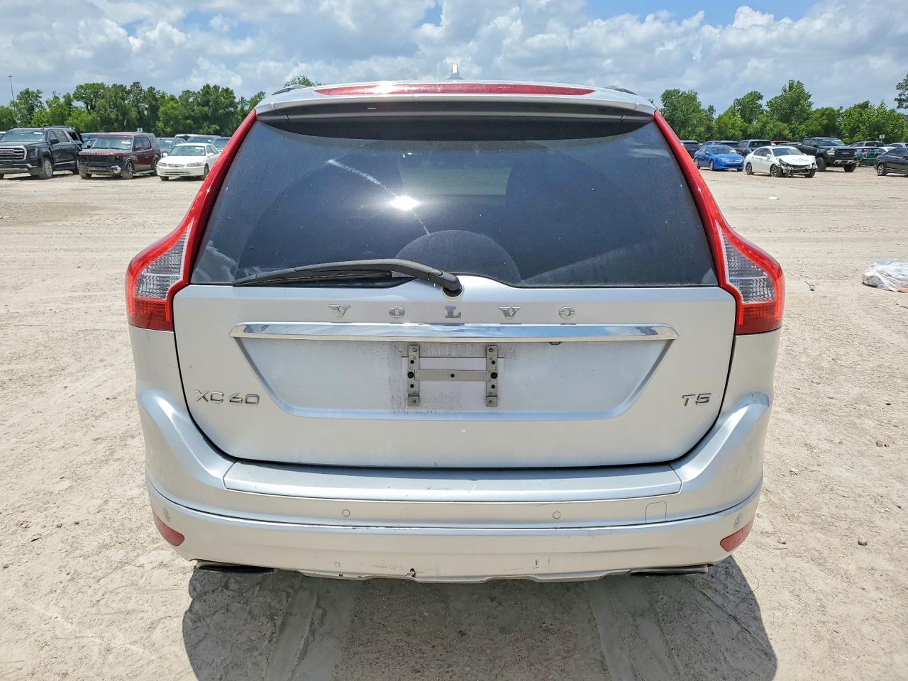 2015 Volvo Xc60 T5 Platinum Silver vin: YV440MDDXF2600539