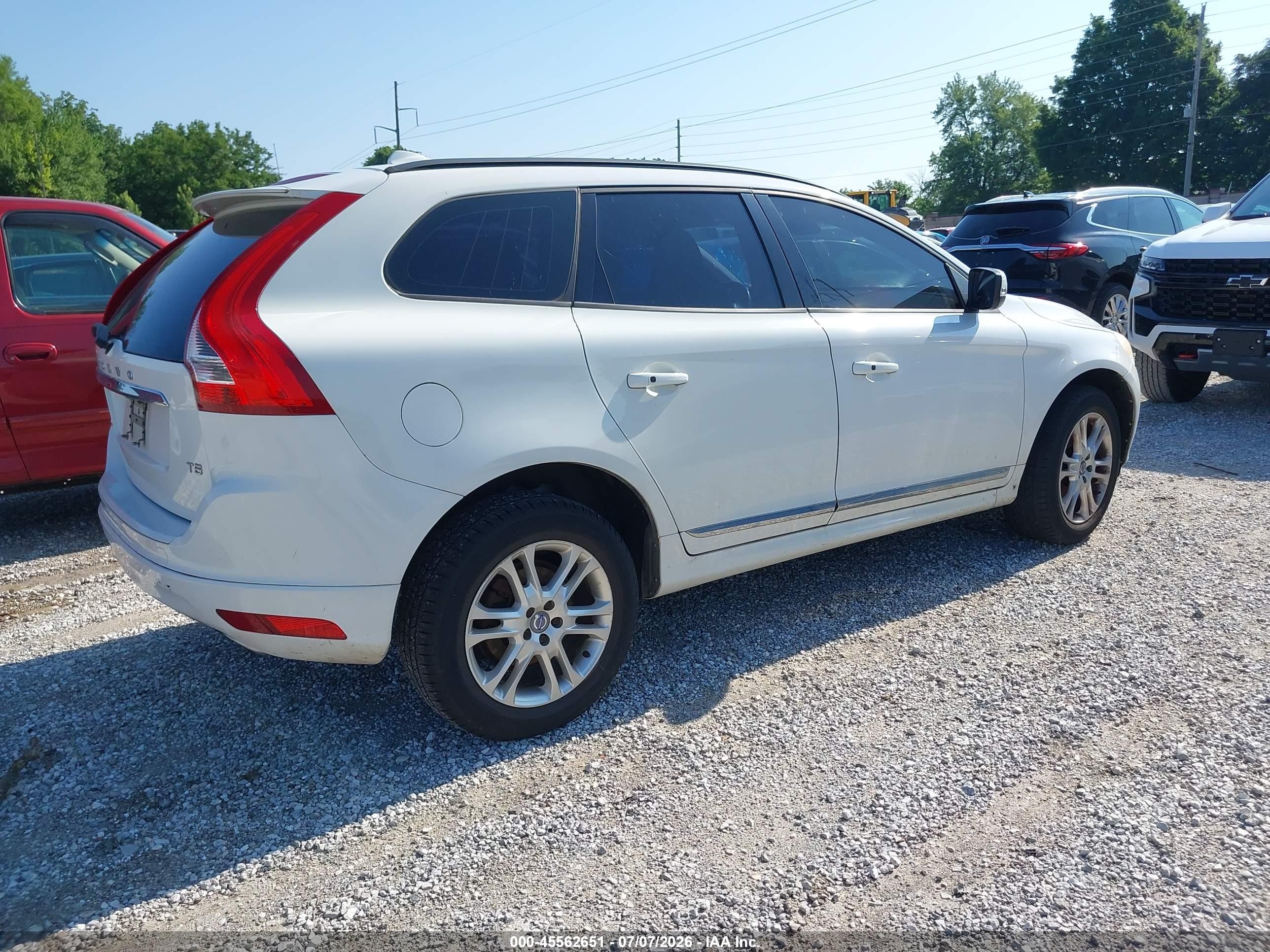 2015 Volvo Xc60 T5 White vin: YV440MDJ7F2729635