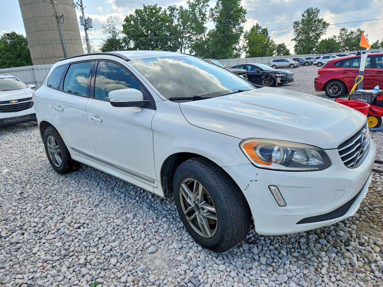 2015 Volvo Xc60 T5 White vin: YV440MDJ9F2680311