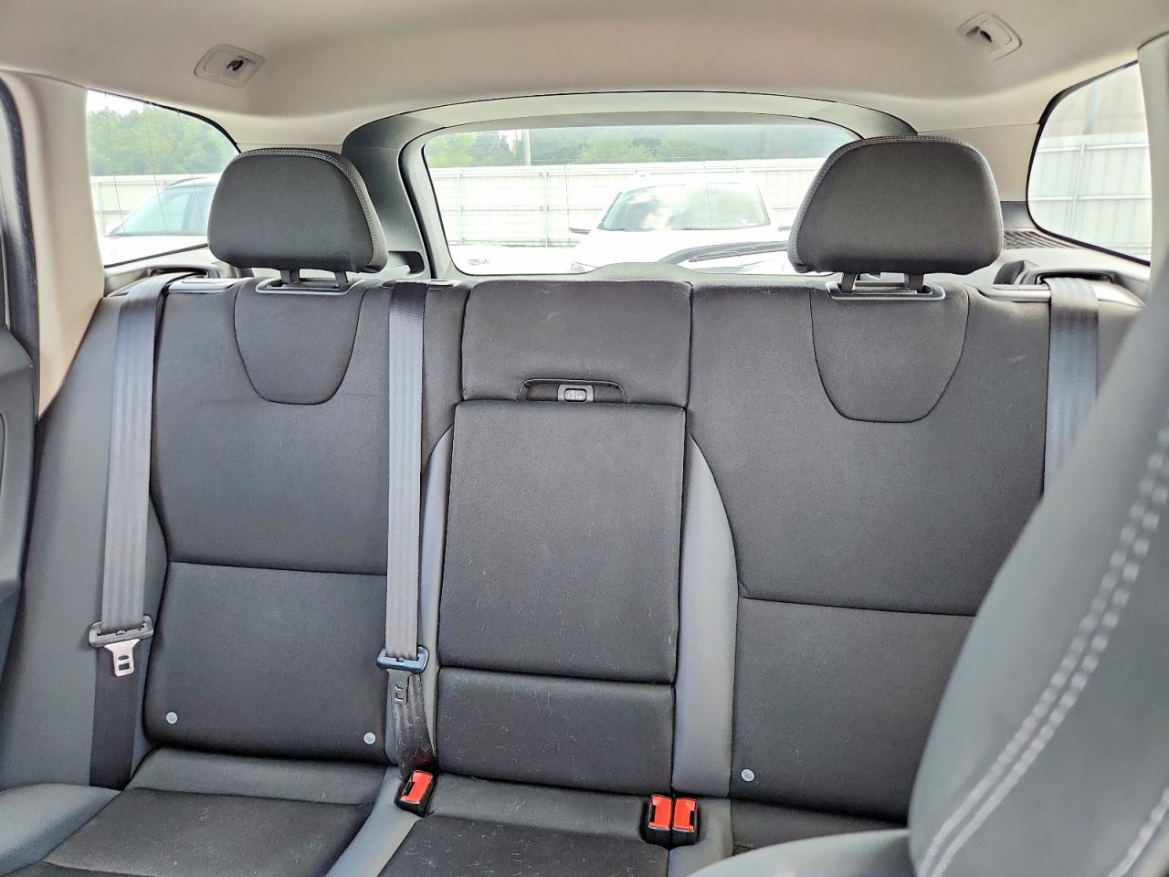 2015 Volvo Xc60 T5 White vin: YV440MDJ9F2680311