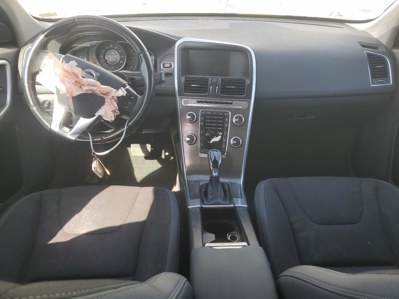 2015 Volvo Xc60 White vin: YV440MDJXF2680270