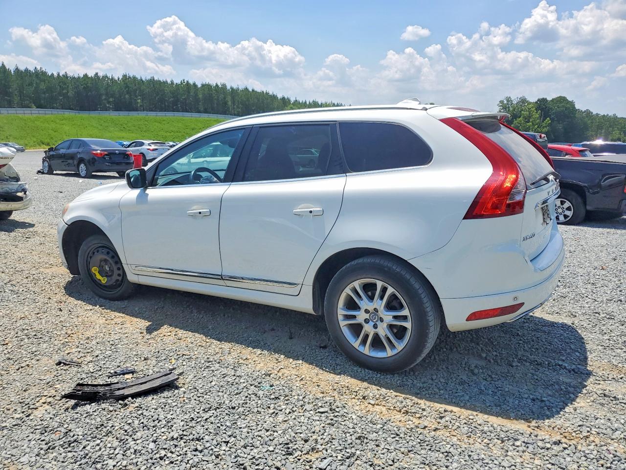 2015 Volvo Xc60 T5 Premier White vin: YV440MDK0F2741621