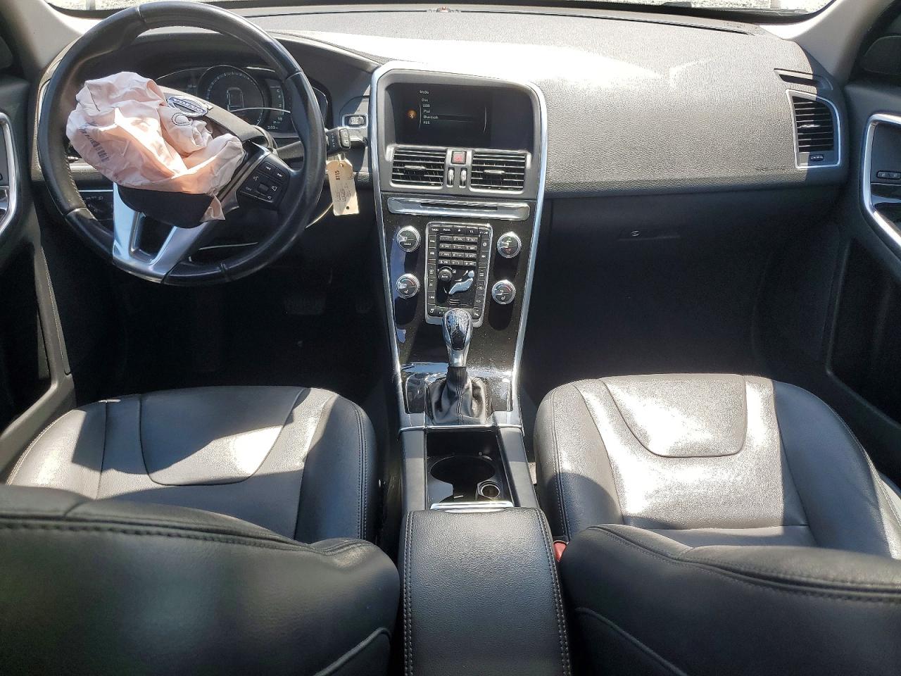 2015 Volvo Xc60 T5 Premier White vin: YV440MDK0F2741621
