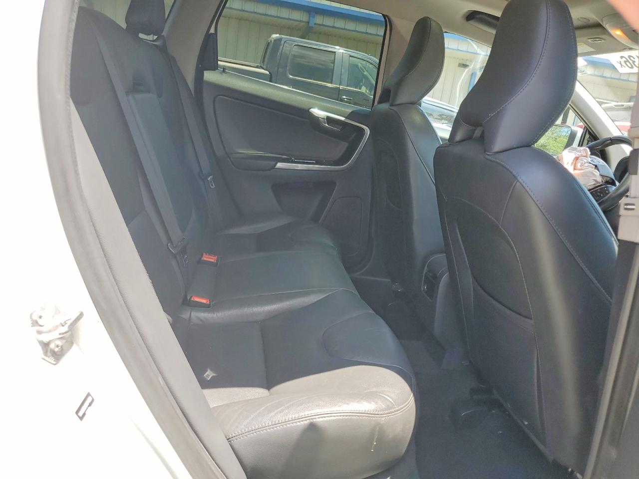 2015 Volvo Xc60 T5 Premier White vin: YV440MDK0F2741621