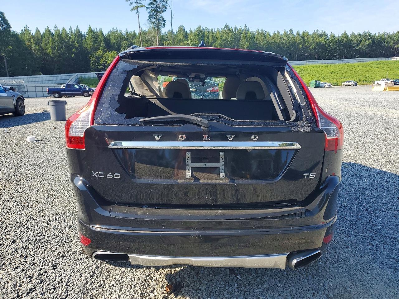 2015 Volvo Xc60 T5 Premier Black vin: YV440MDK0F2757205