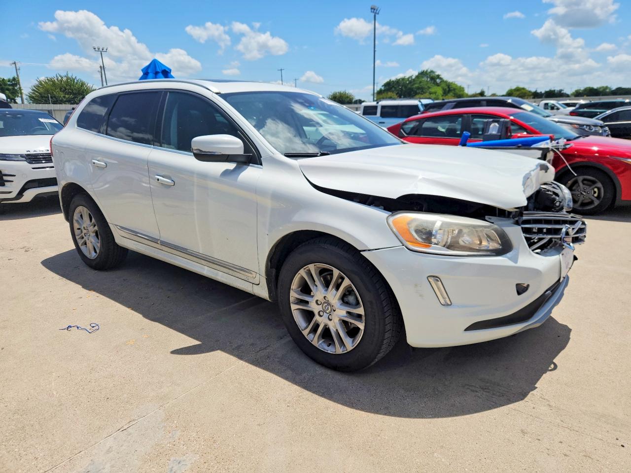 2016 Volvo Xc60 T5 Premier White vin: YV440MDK0G2795552