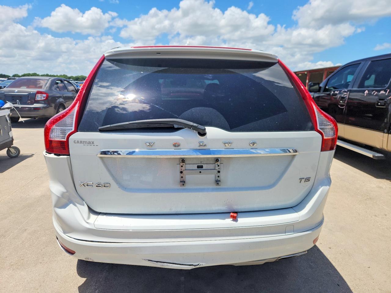 2016 Volvo Xc60 T5 Premier White vin: YV440MDK0G2795552