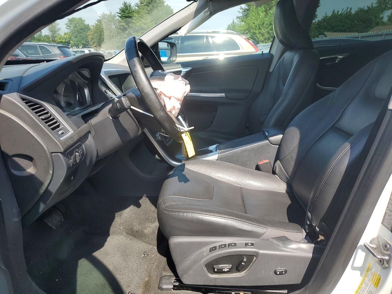 2016 Volvo Xc60 T5 Premier Белый vin: YV440MDK1G2789842