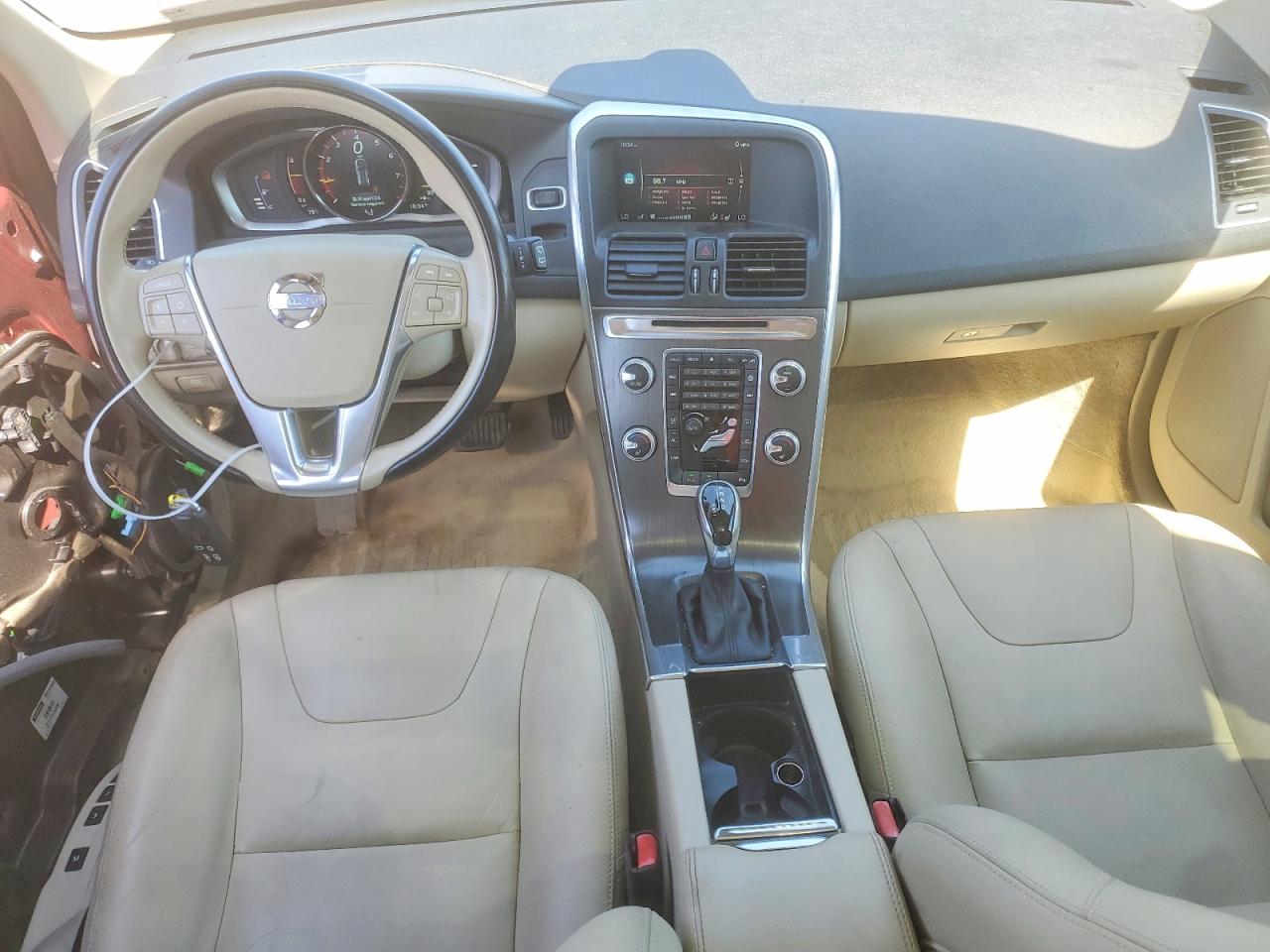 2015 Volvo Xc60 T5 Premier Burgundy vin: YV440MDK2F2741605