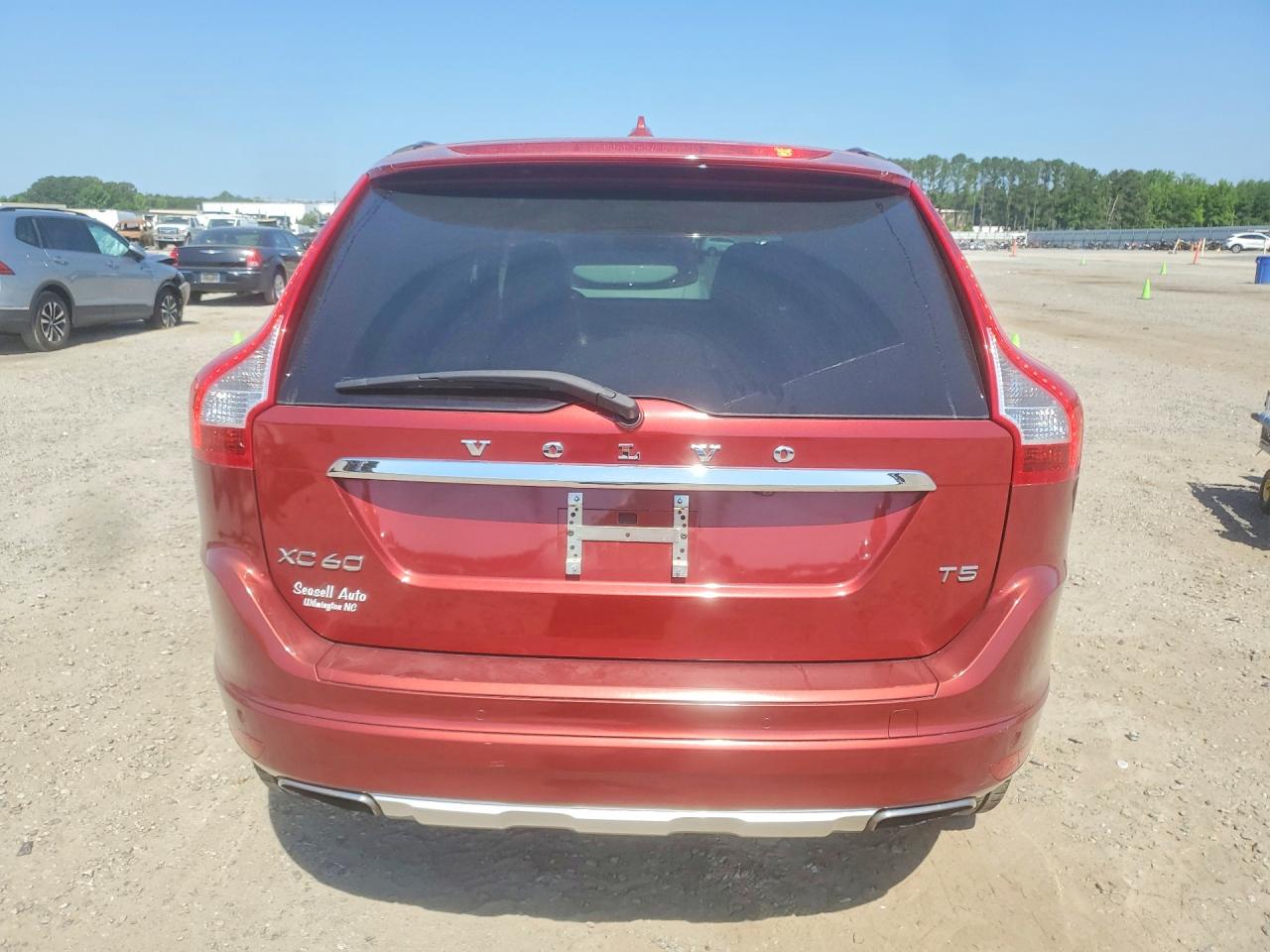 2015 Volvo Xc60 T5 Premier Burgundy vin: YV440MDK2F2741605