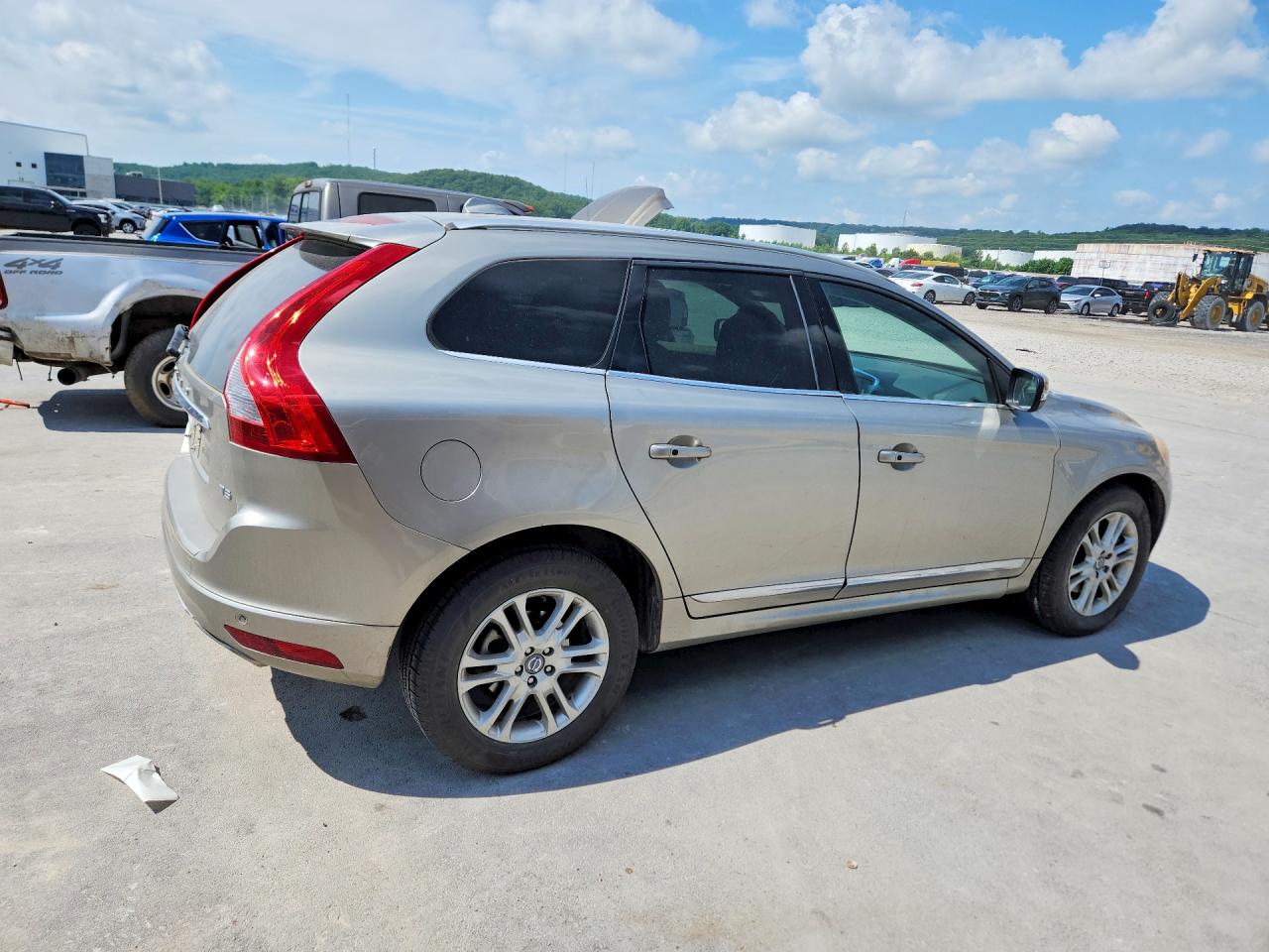 2015 Volvo Xc60 T5 Premier Tan vin: YV440MDK3F2649628