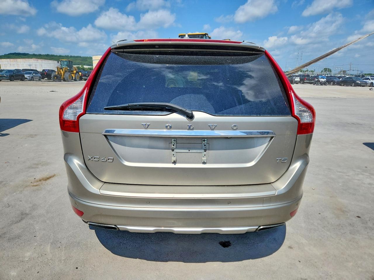 2015 Volvo Xc60 T5 Premier Tan vin: YV440MDK3F2649628